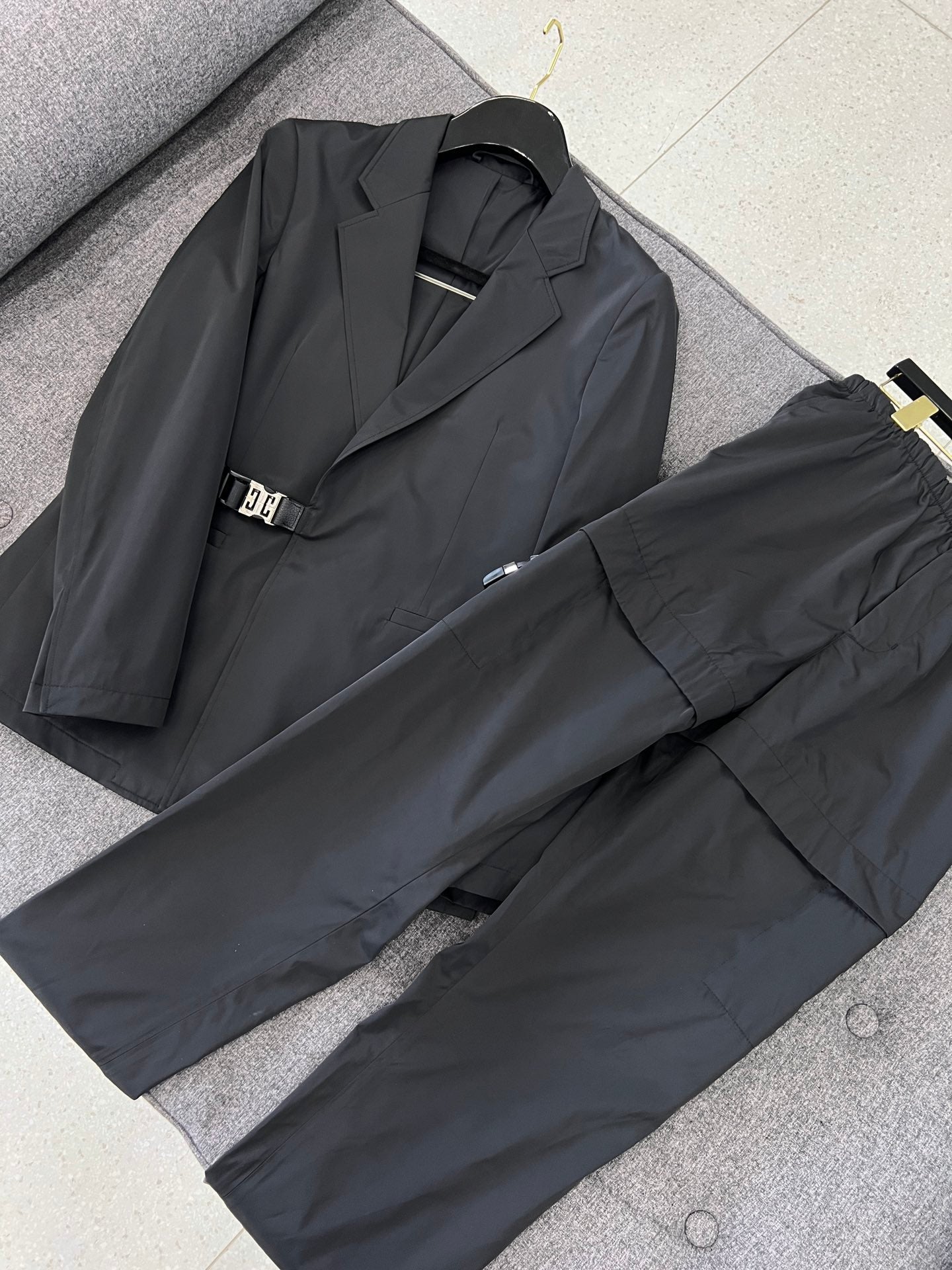 대리석 / 지방시 더블 버클 캐주얼 팬츠