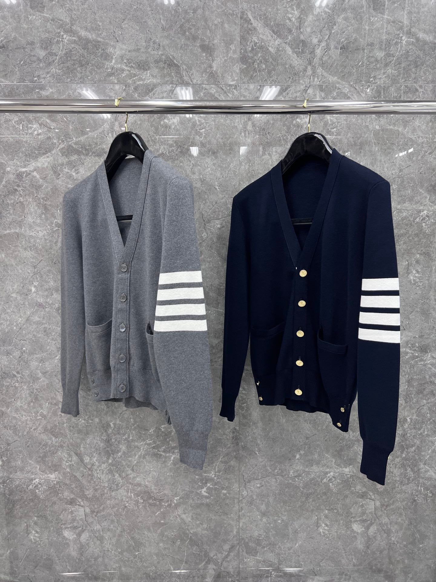 대리석 / 톰브라운 랑골드버튼 면가디건 2가지색상