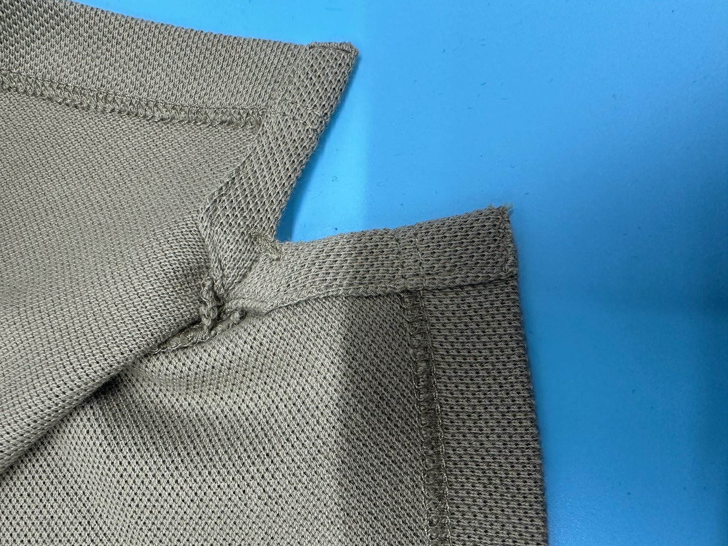 탑아미 / 아미 2025년 신상 화이트 와펜 폴로 셔츠