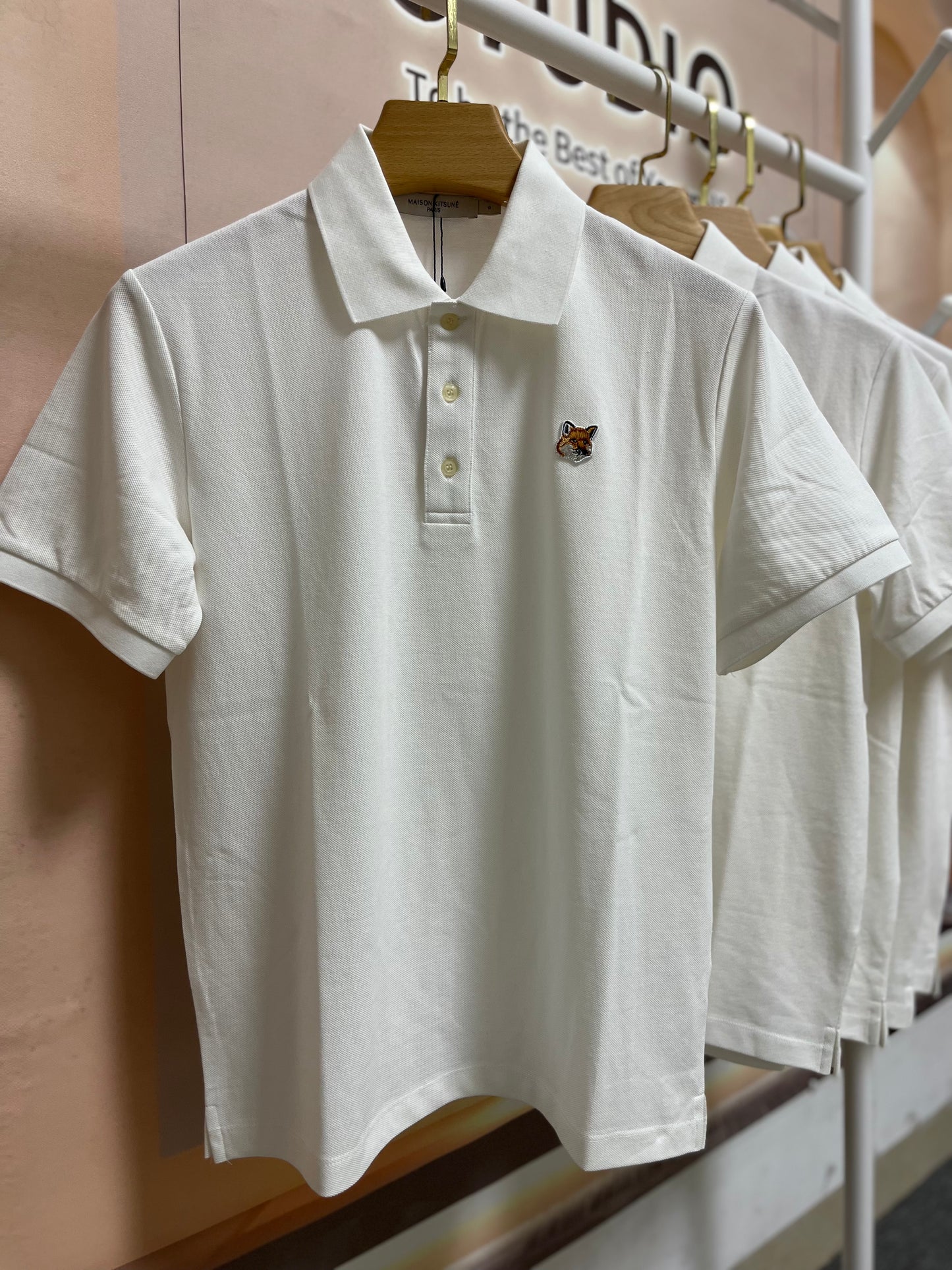 탑아키마 / 메종키츠네 싱글 옐로우 폭스 헤리티지 폴로 셔츠