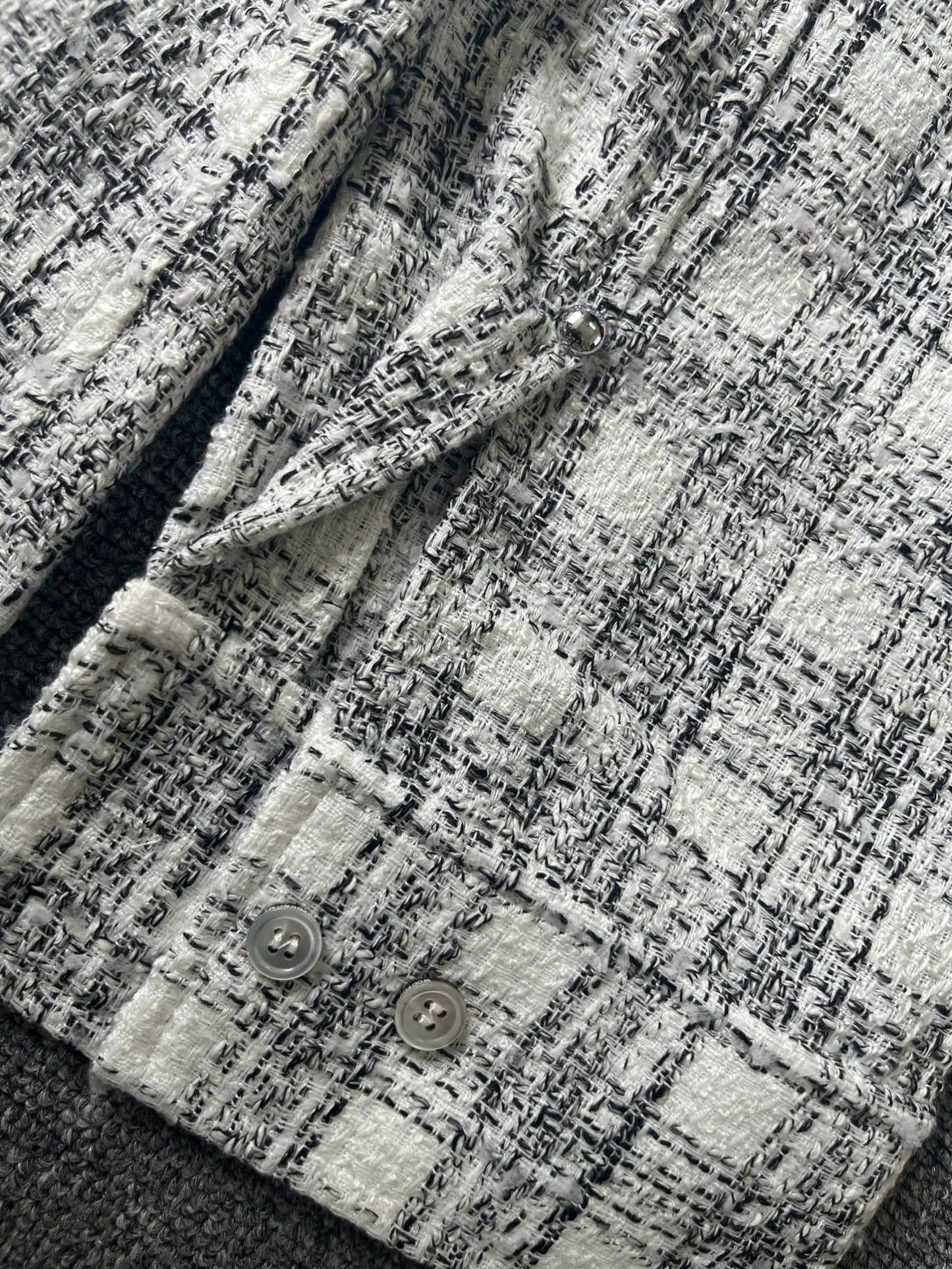 베어 / 우영미 그레이체크화이트샤인블라우스