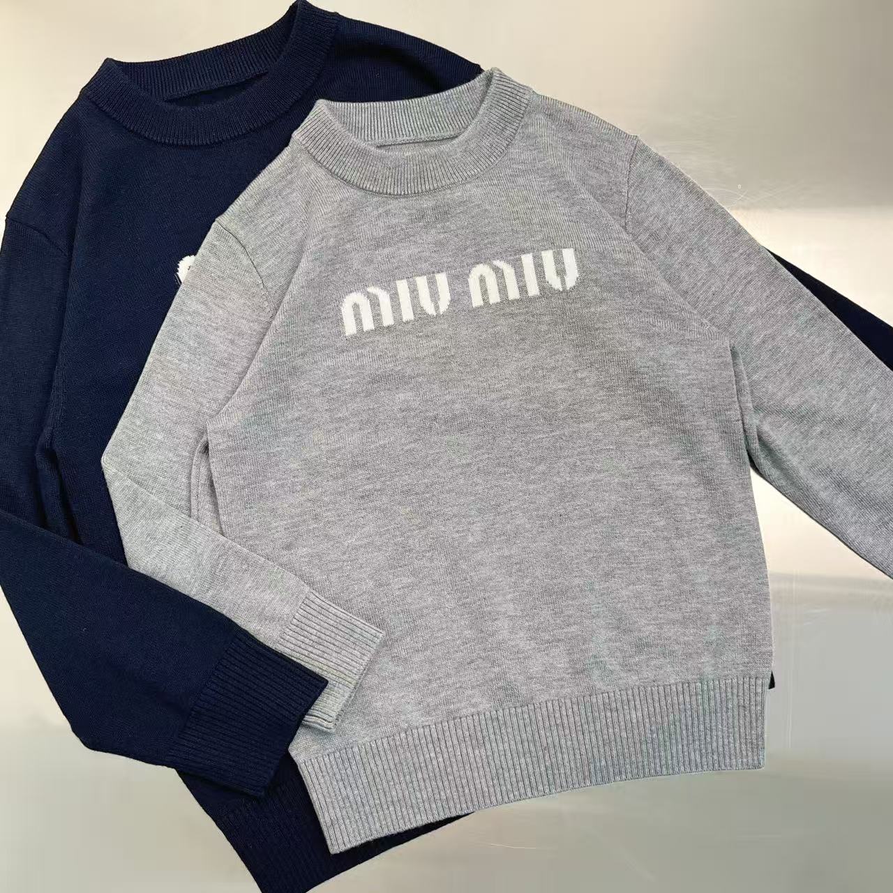 aa / 미우미우 니트