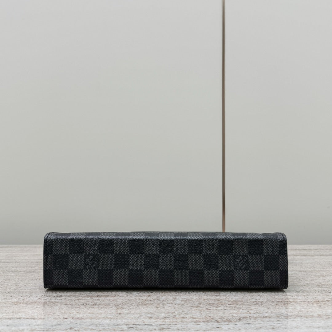 갓팩토리 / 루이비통 클러치 가방