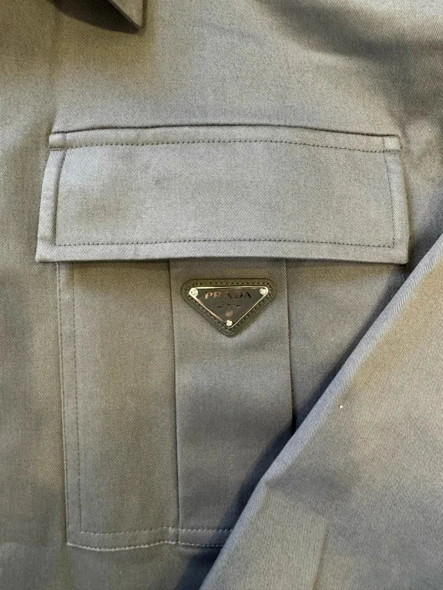 꼬부기 / 프라다 그레이 점퍼 자켓 , 24ss그레이점퍼점퍼/신상그린순정배지