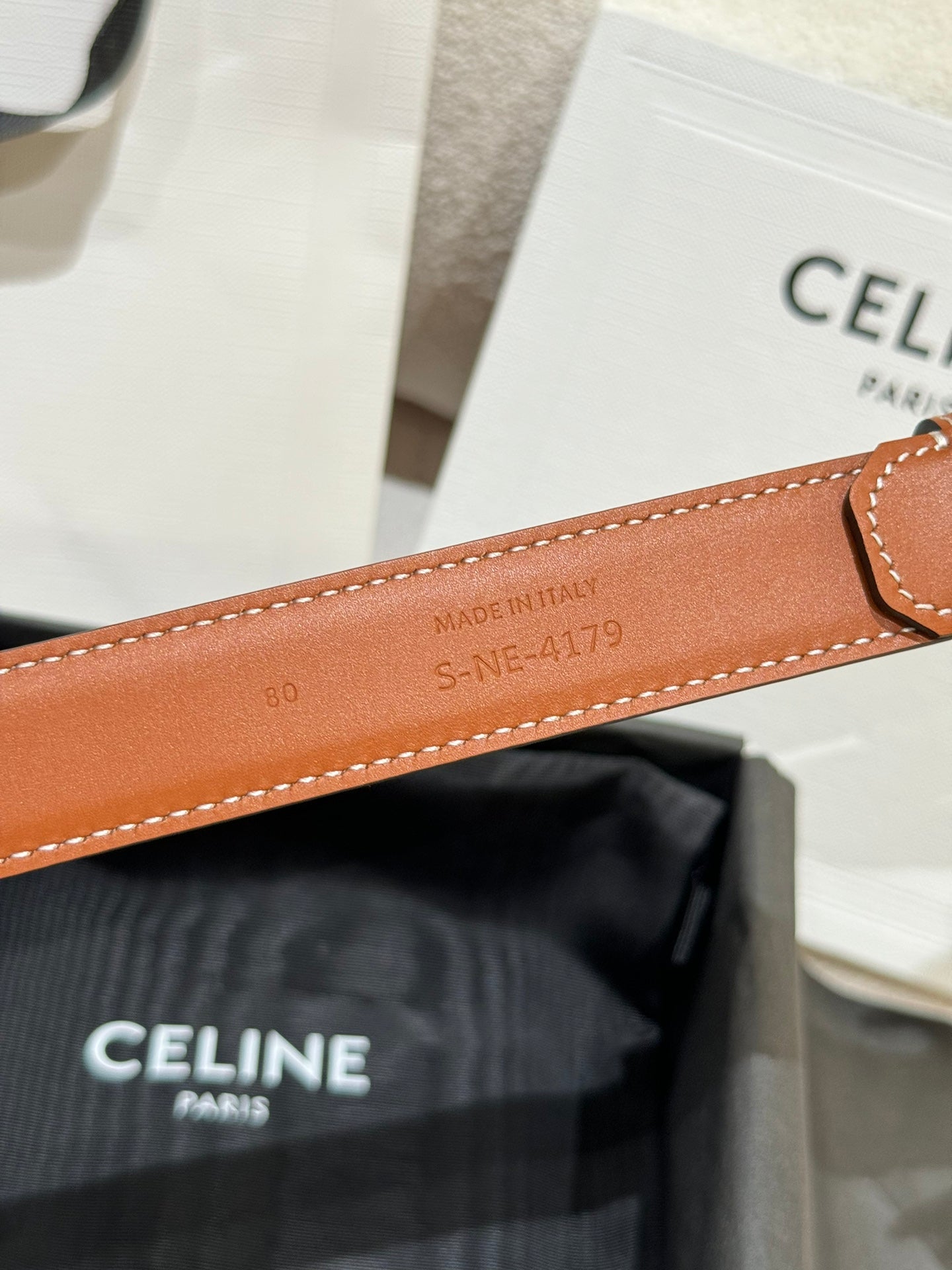 여자 셀린느 벨트