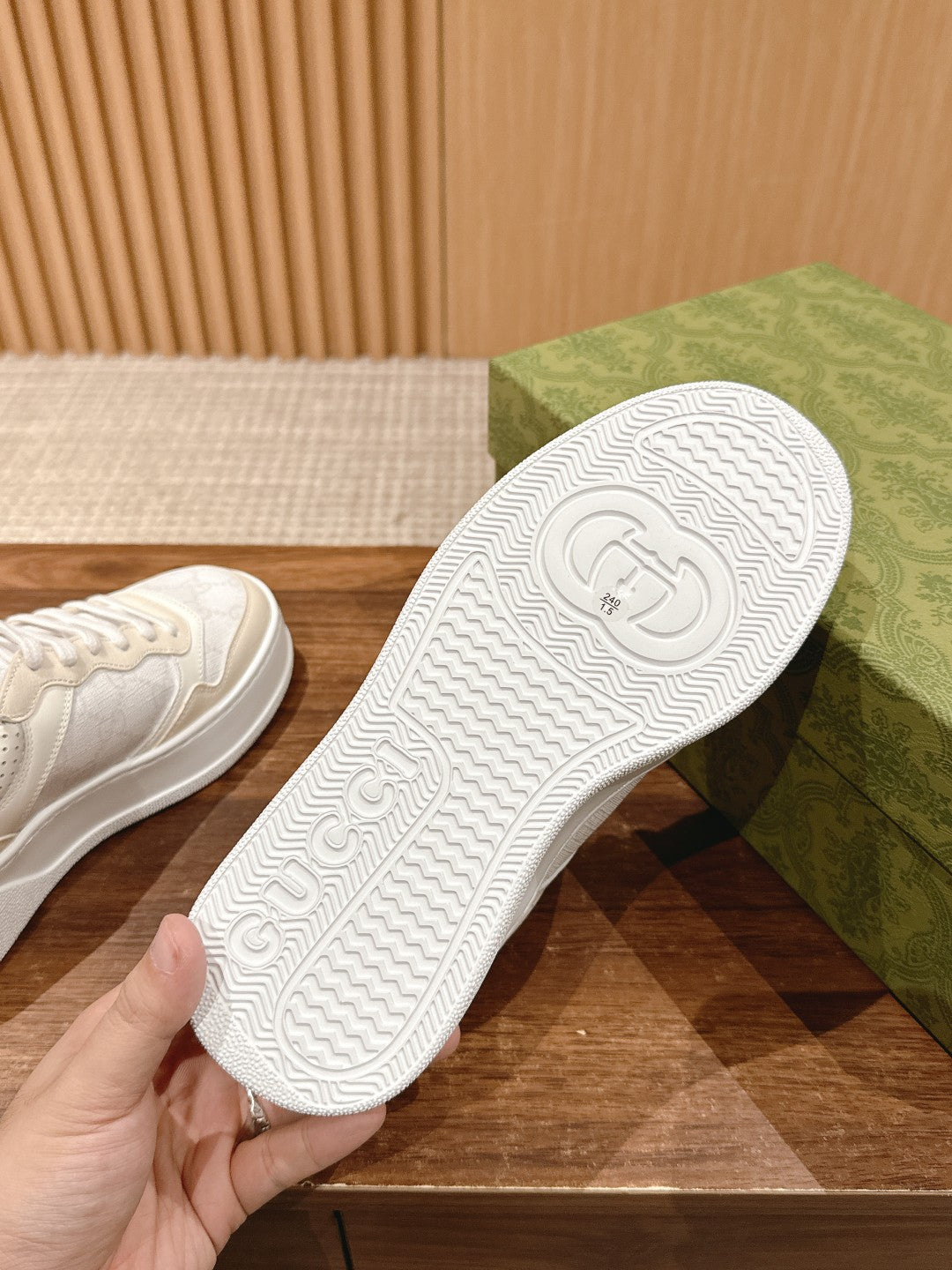 구찌 여성 운동화