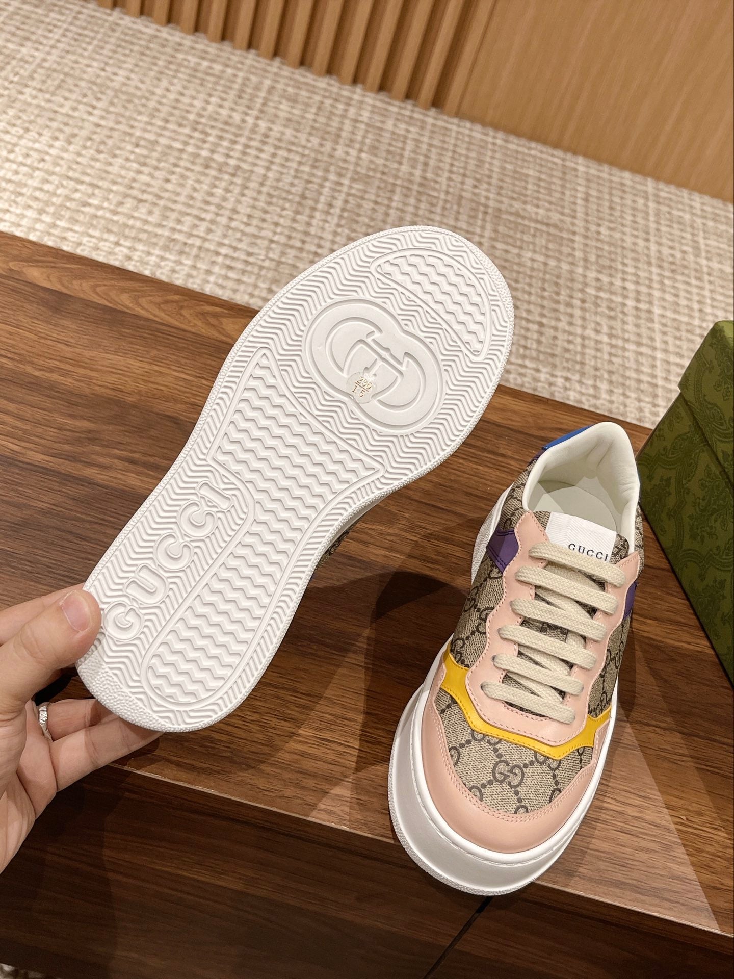 구찌 남성 운동화