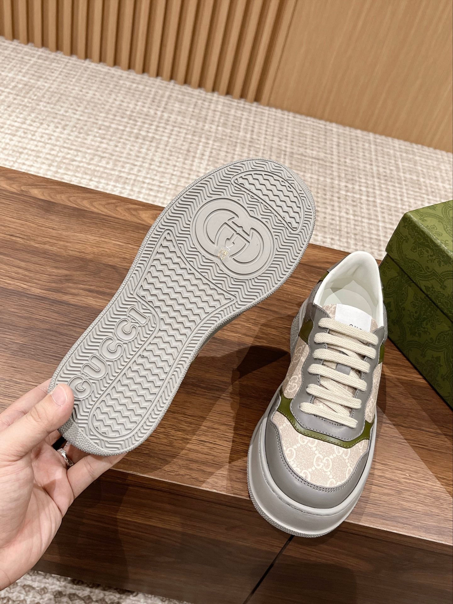 구찌 남성 운동화