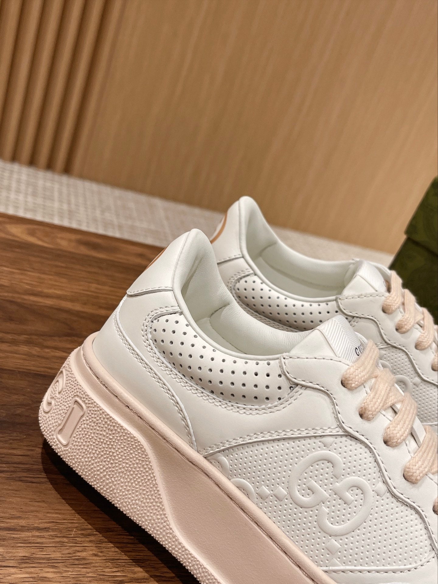 구찌 남성 운동화