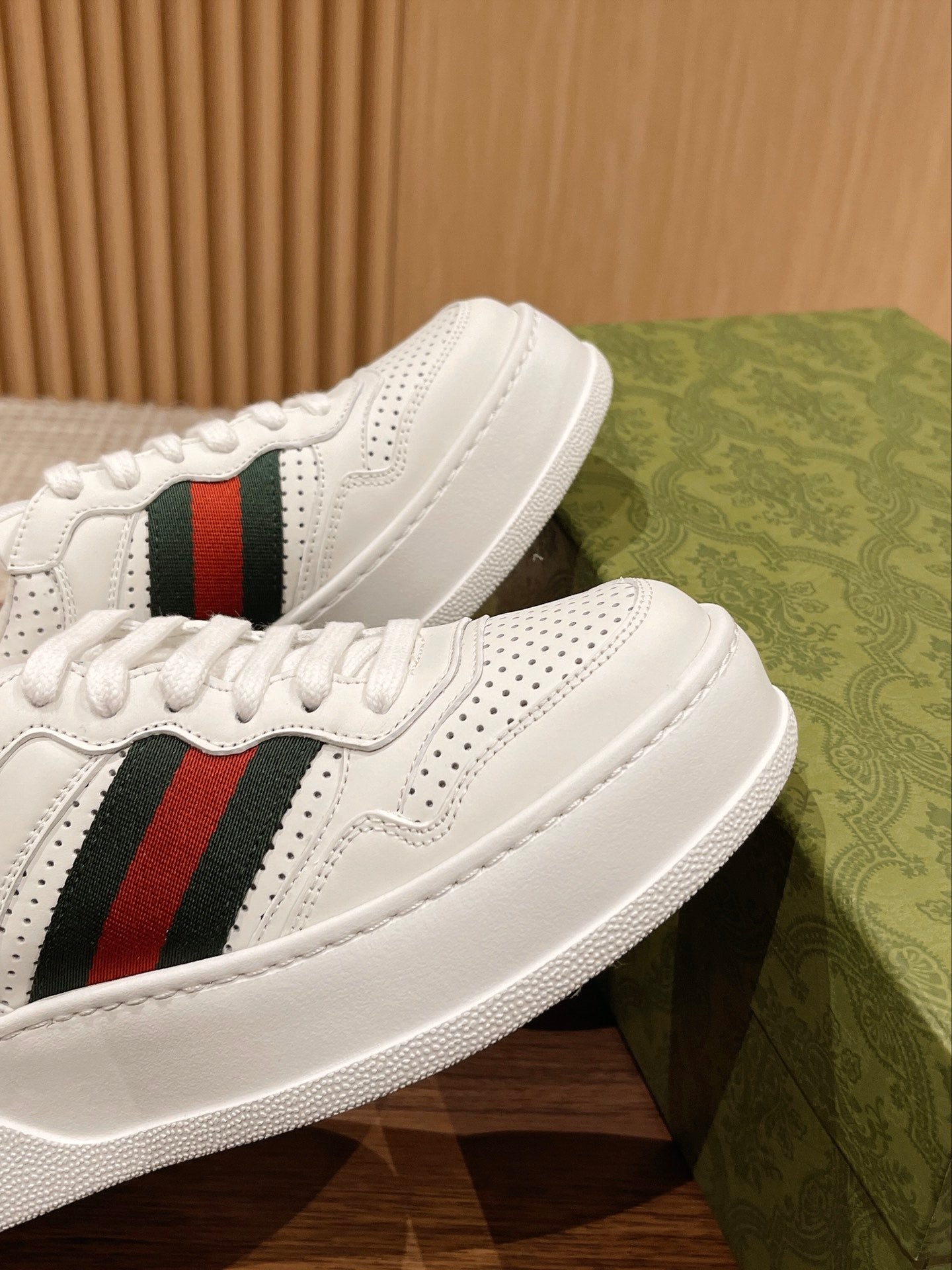 구찌 남성 운동화