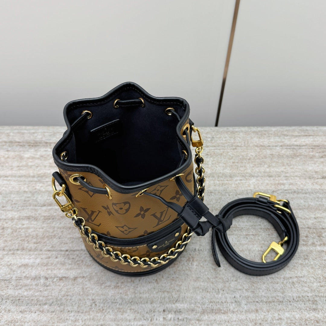 갓팩토리 / 루이비통 클러치 가방 크로스백