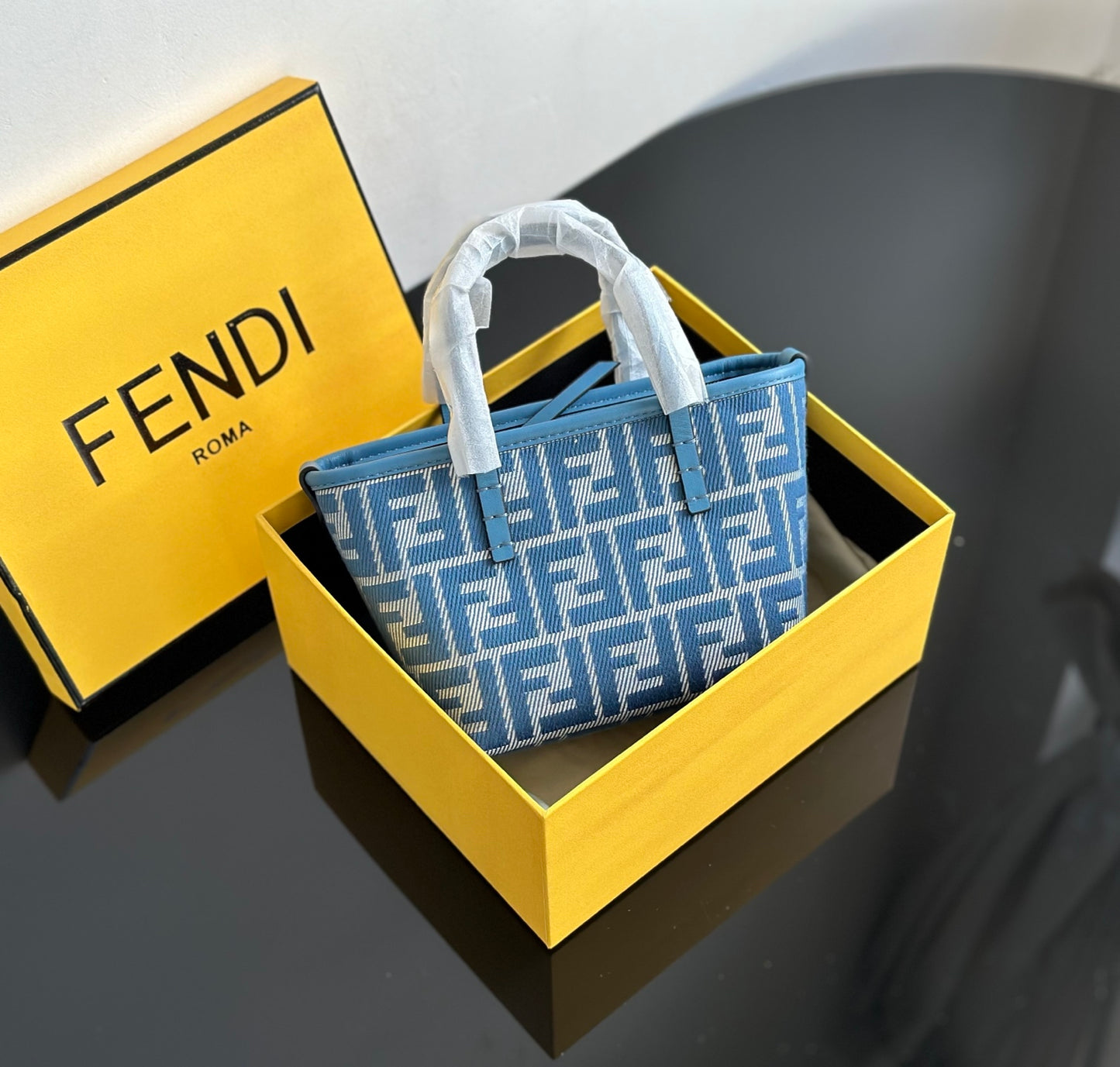 양 공장 / 펜디 스몰 토트백