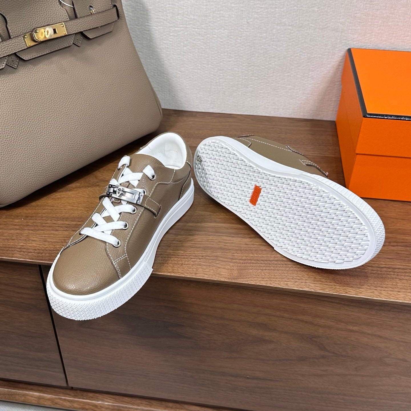 빙 공장 / 에르메스 커플 스니커즈