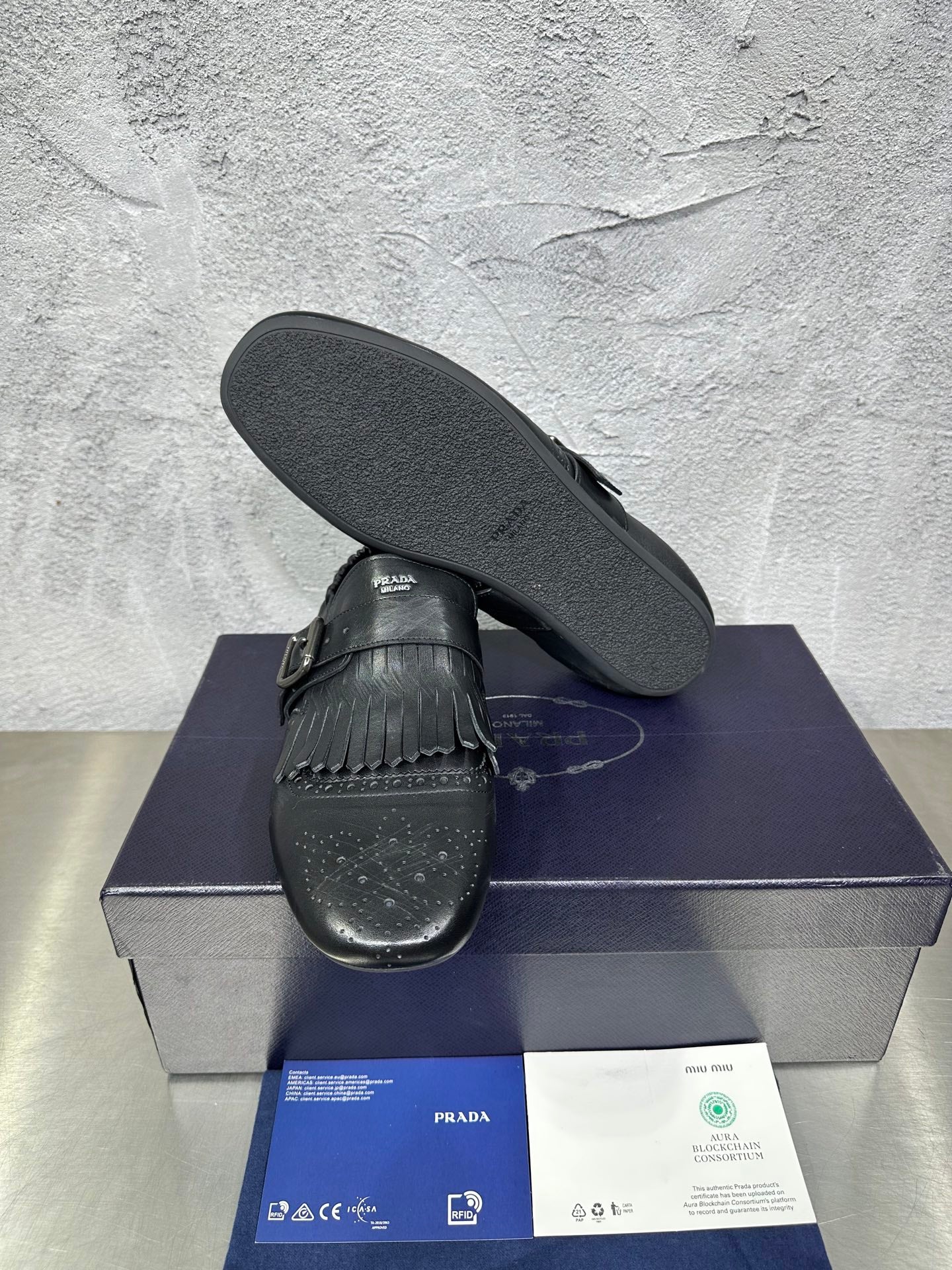 빙 공장 / 프라다 남성 가죽 구두
