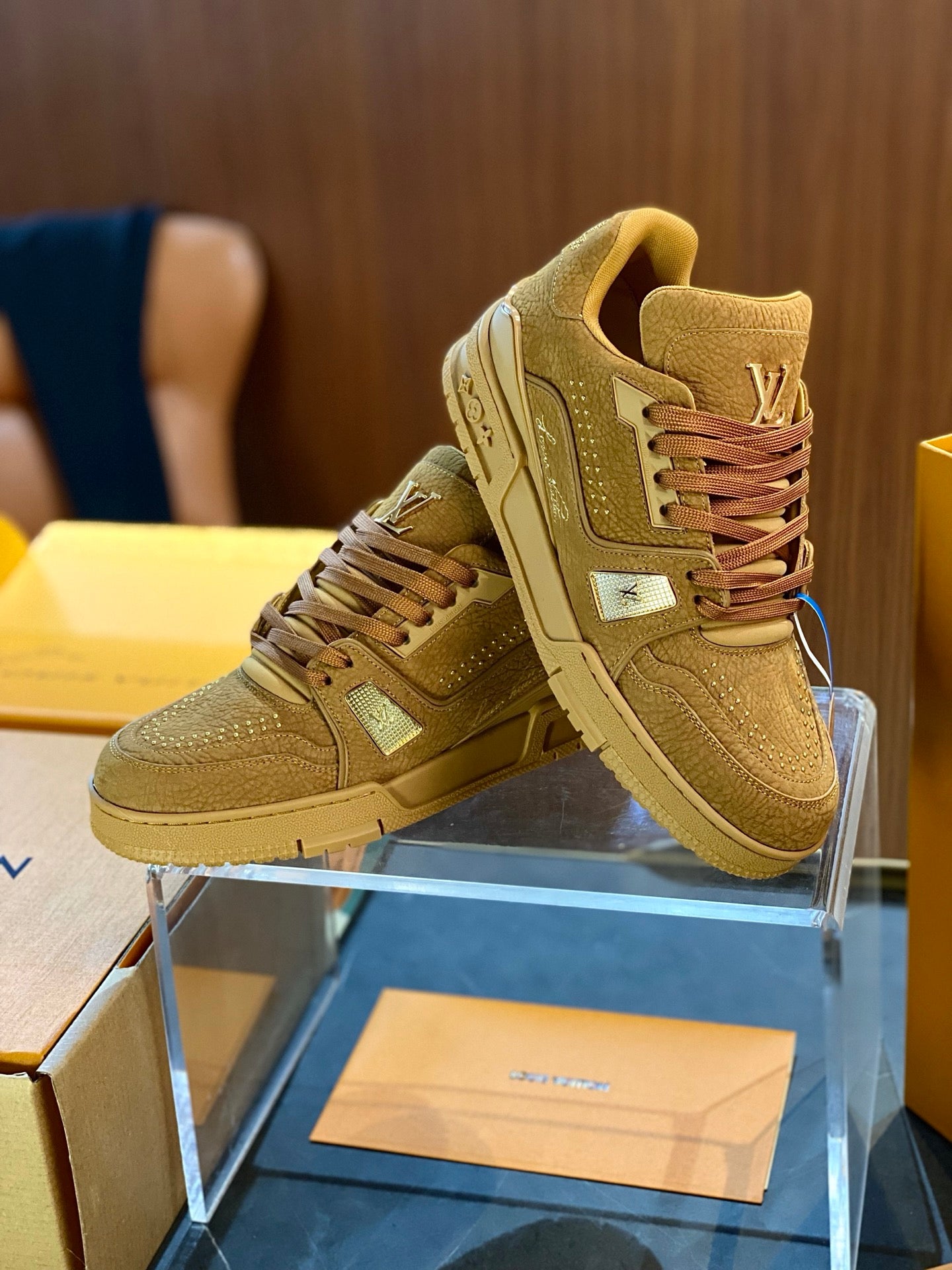 빙 공장 / 루이비통 커플 운동화