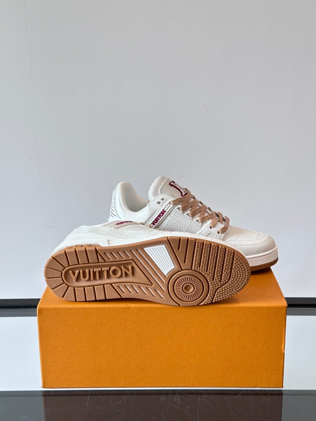 빙 공장 / 루이비통 커플 운동화