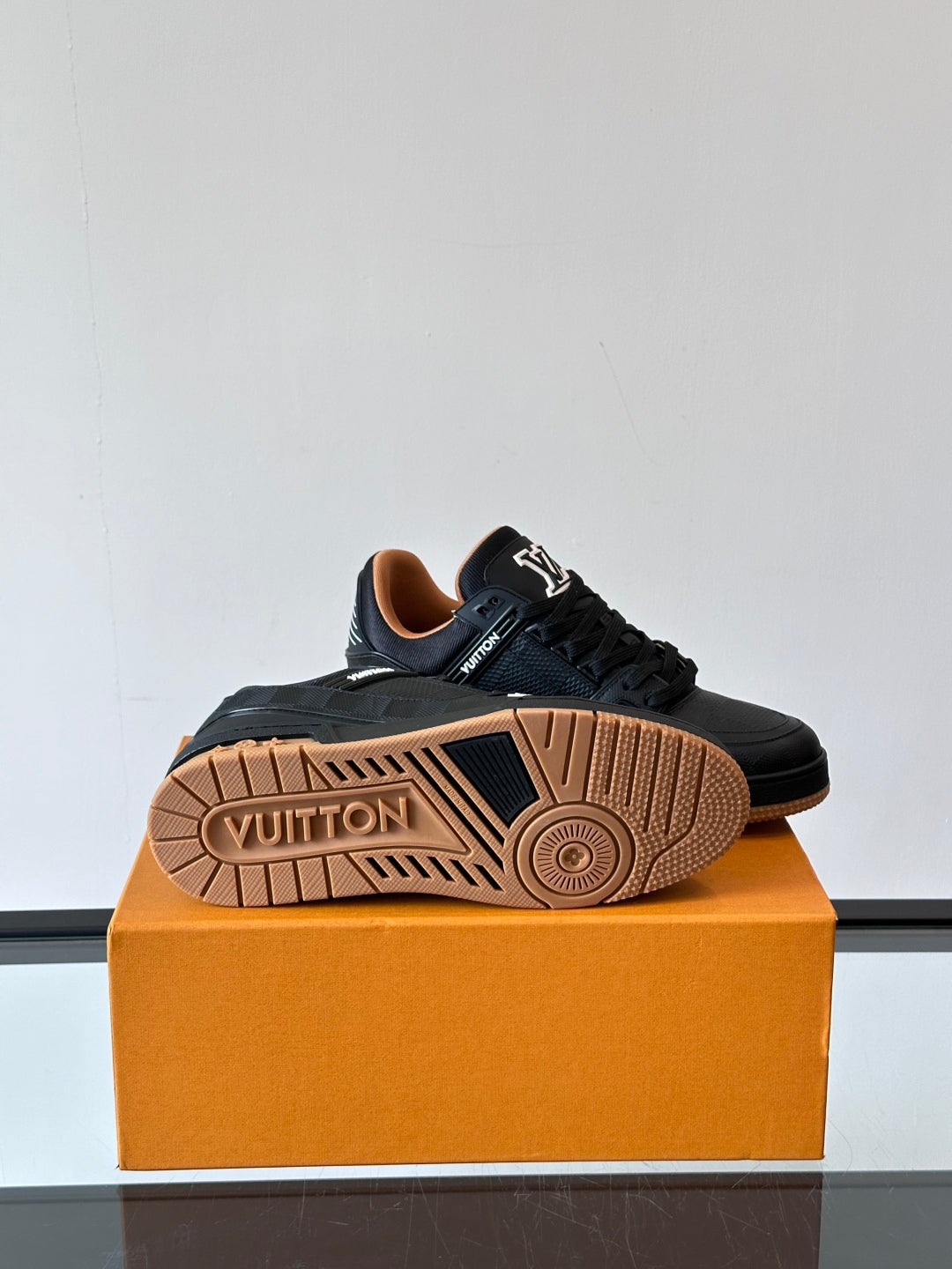 빙 공장 / 루이비통 커플 운동화