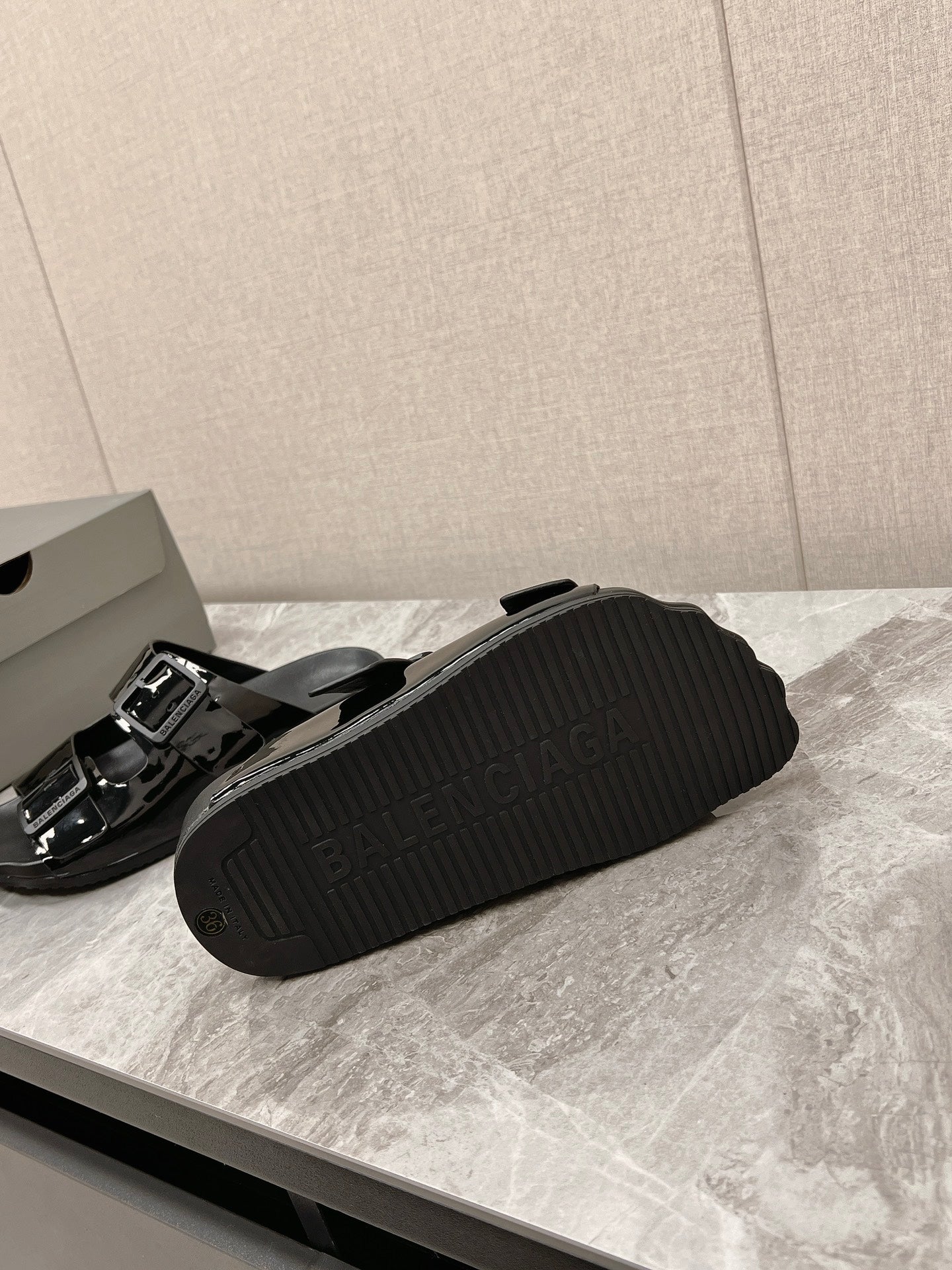 빙 공장 / 발렌시아가 남성 여성 슬리퍼