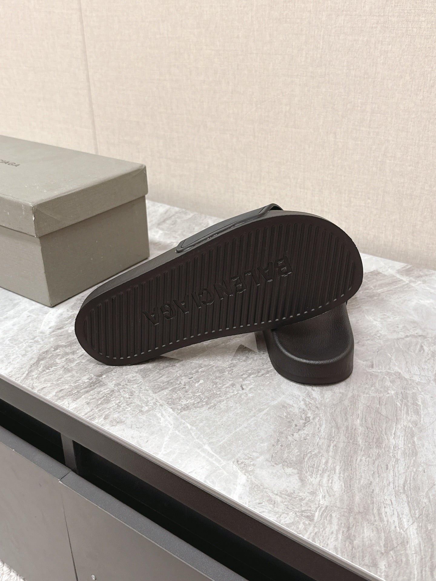 빙 공장 / 발렌시아가 남성 여성 슬리퍼