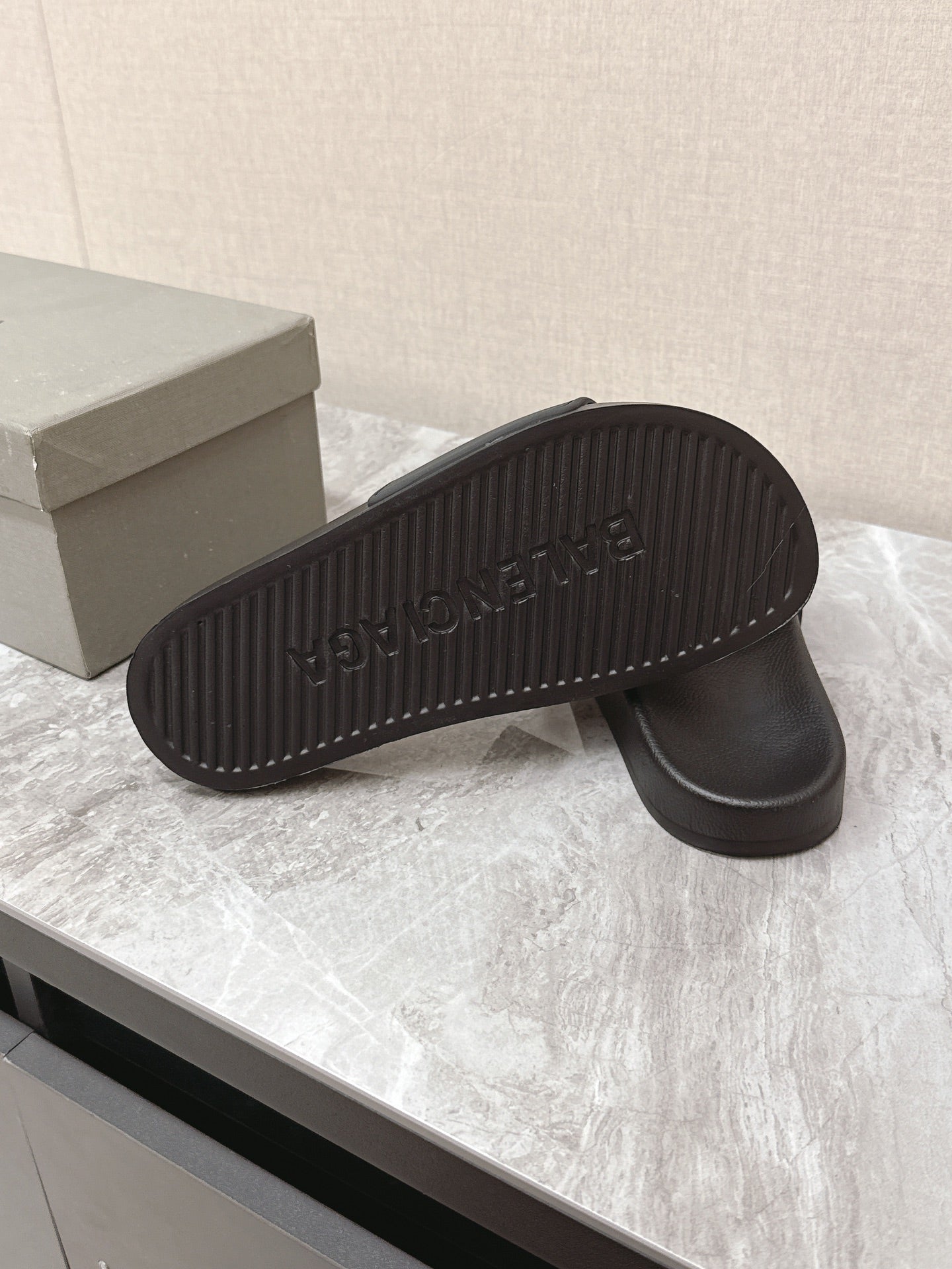 빙 공장 / 발렌시아가 남성 여성 슬리퍼