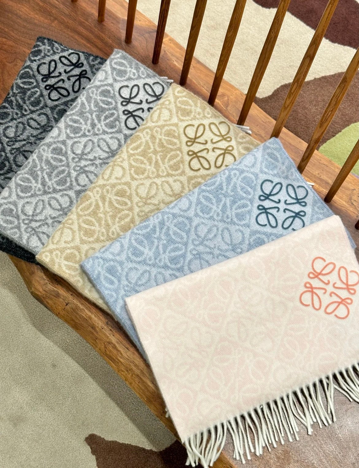 신조 / 로에베 스카프