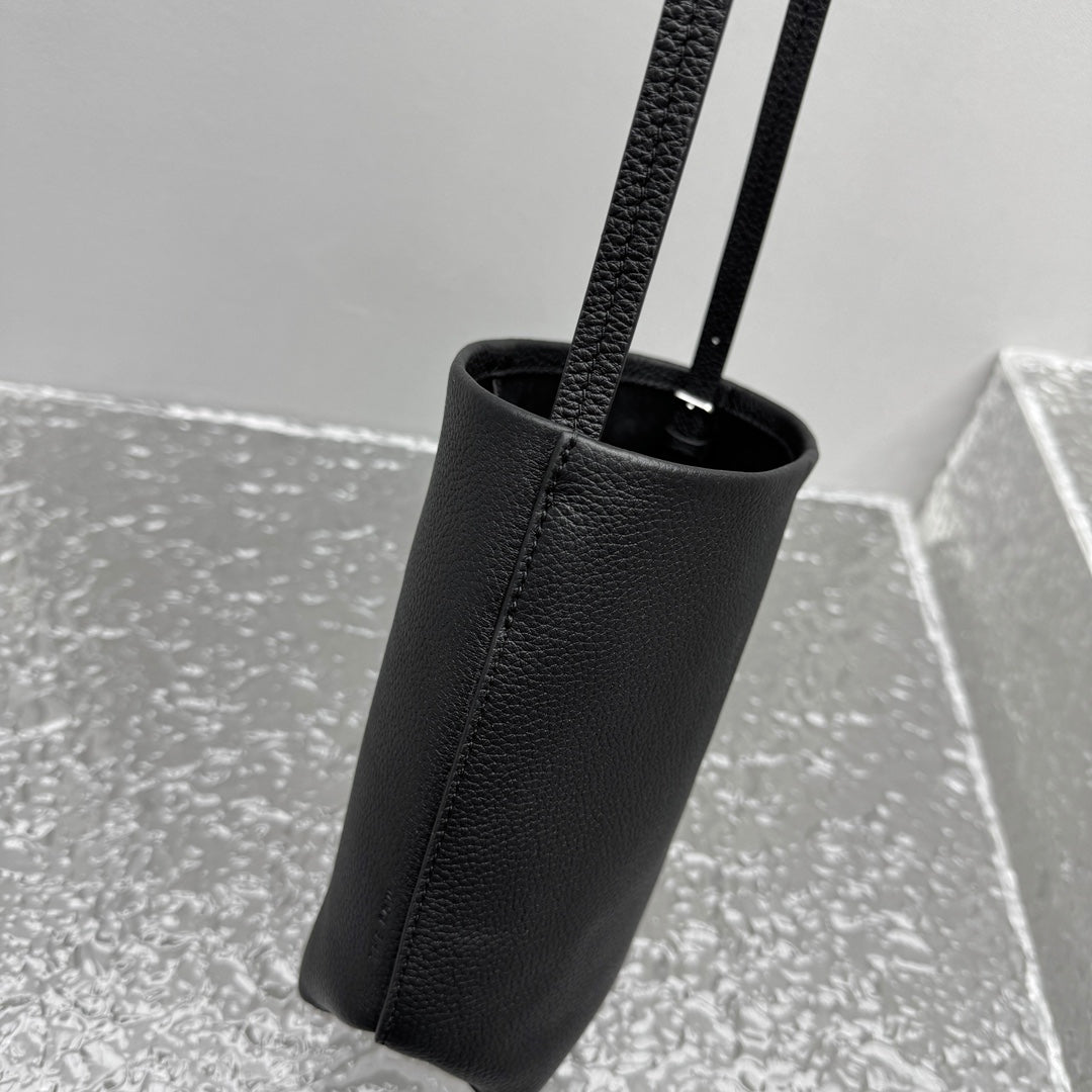 카타 / 더로우 크로스 버킷백