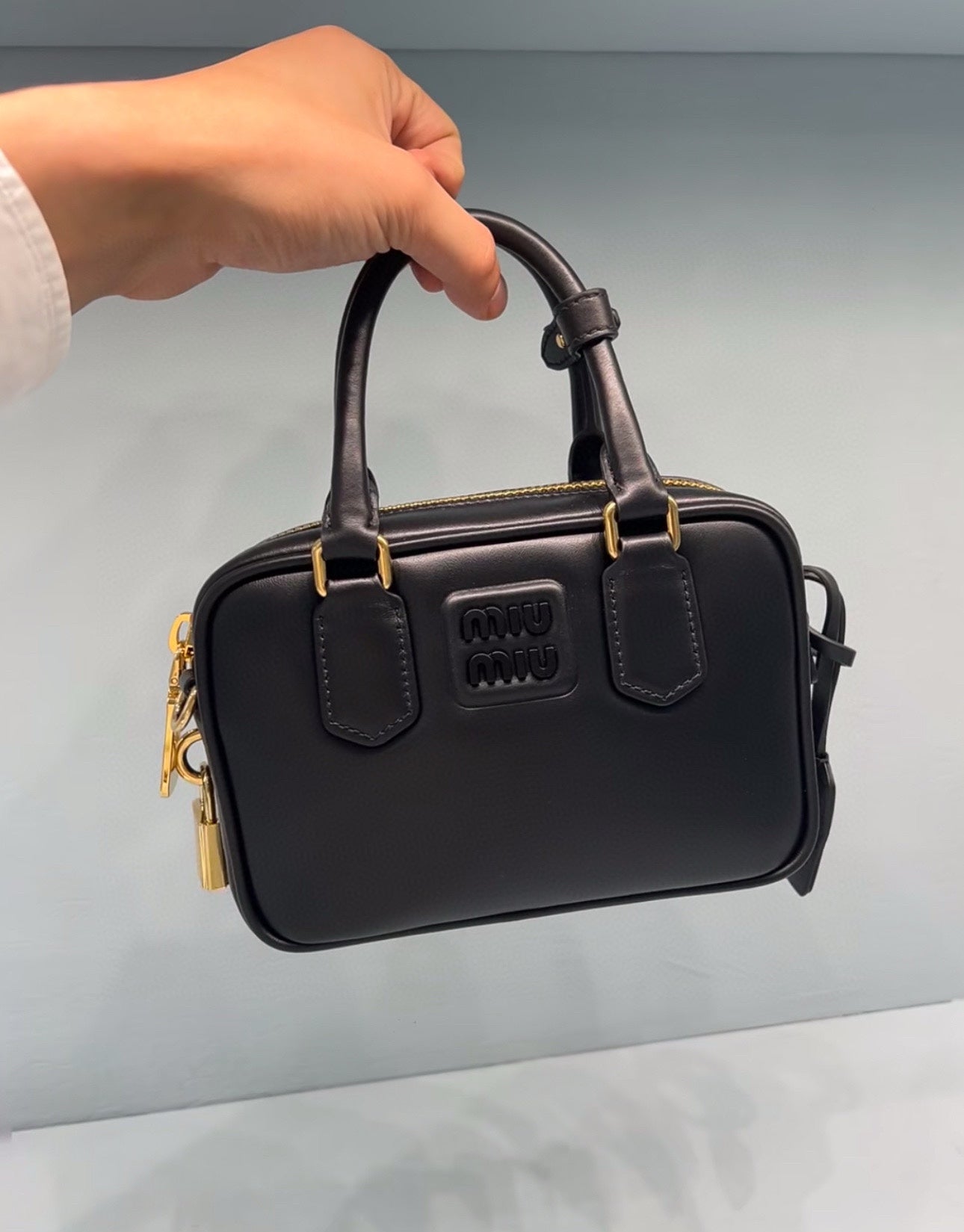 카타 / 더로우 핸드백