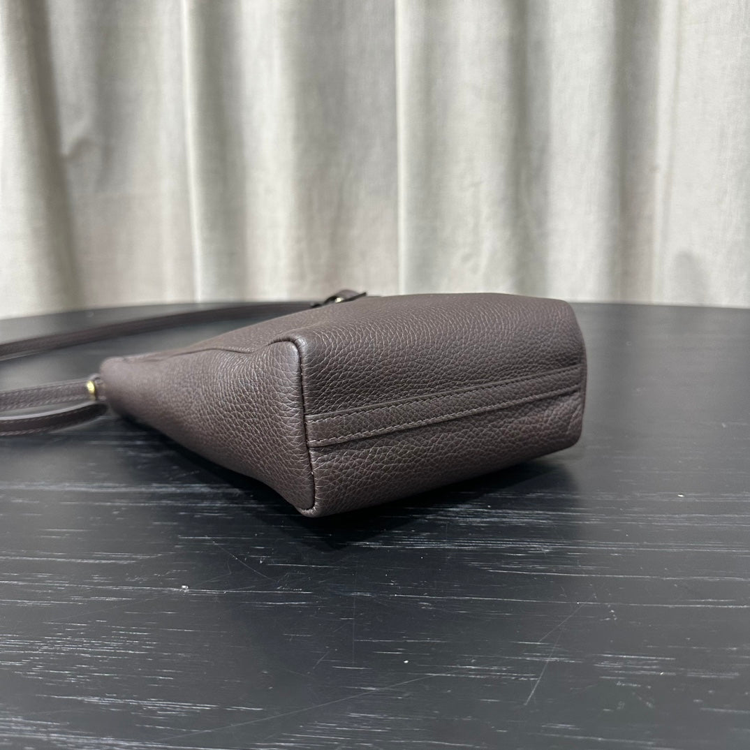 카타 / 미우미우 작은 크로스백