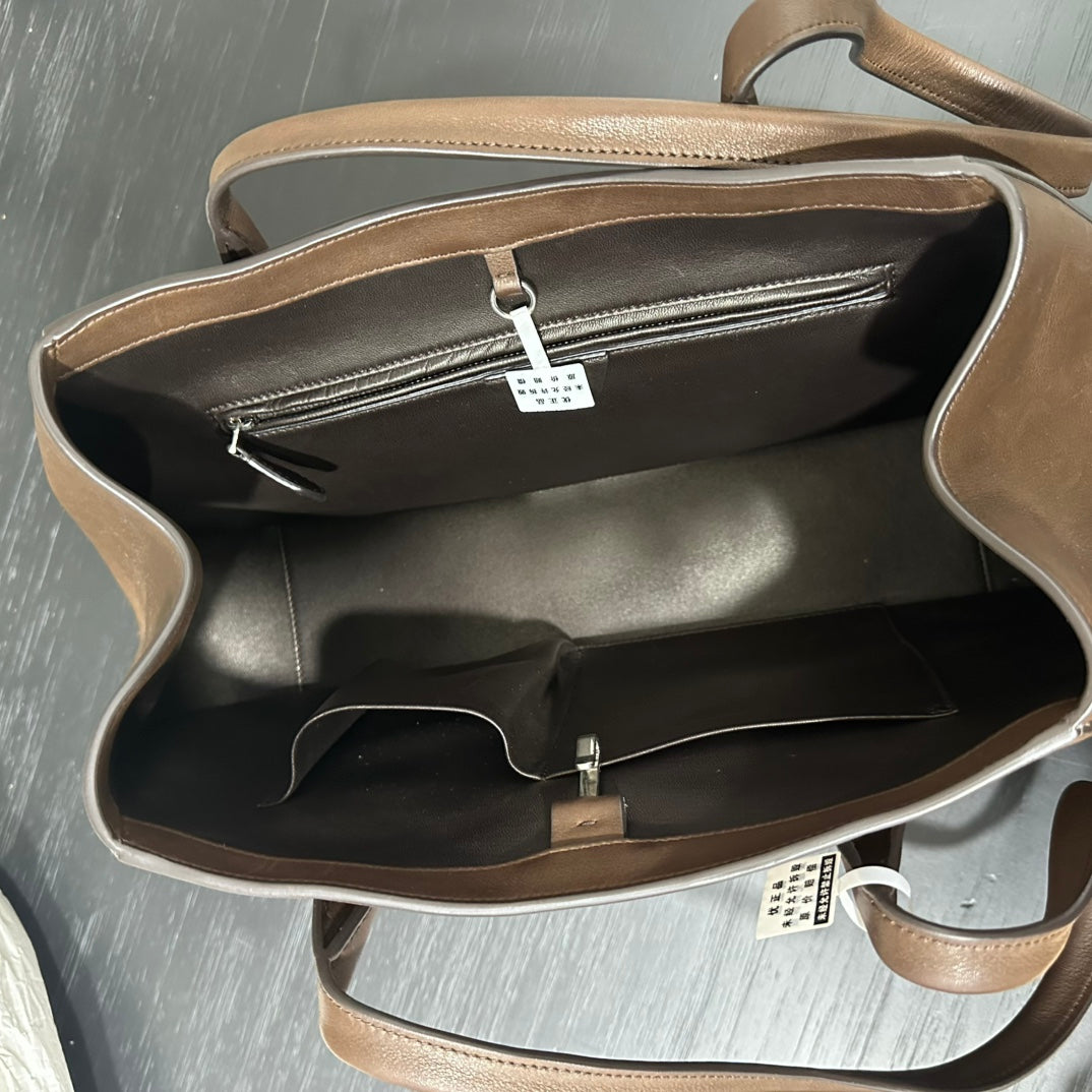 카타 / 더로우 숄더백