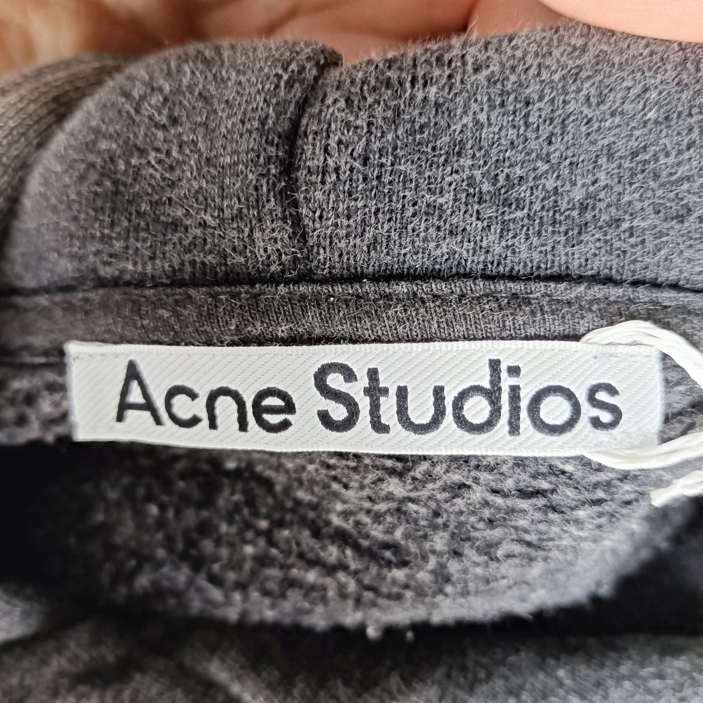 탑아크네 / 아크네 후드티