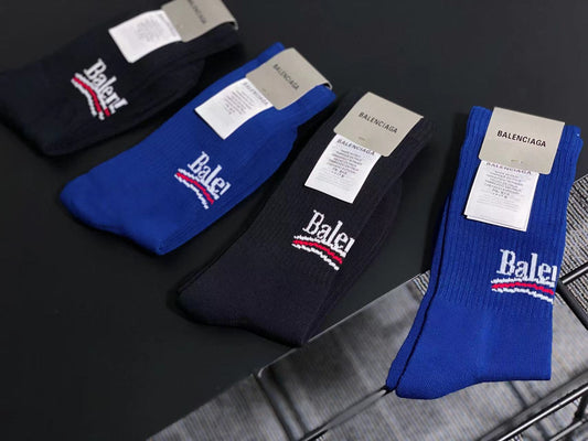 CND /발렌시아가 양말