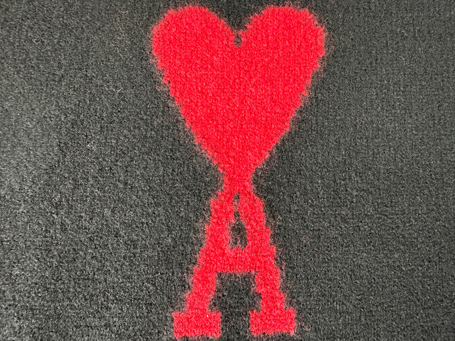 탑아미 / 아미  24 레드 빅로고 라운드 니트