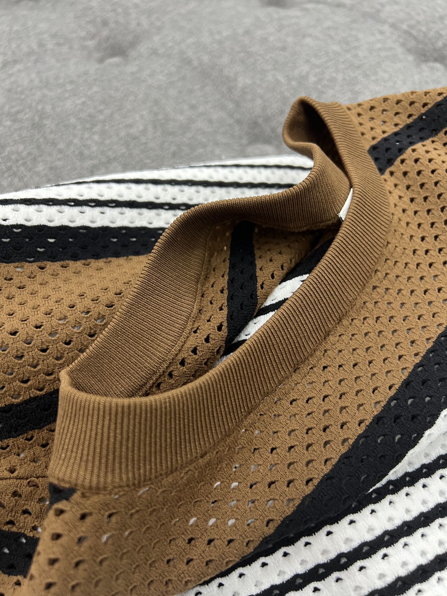 대리석 / 버버리 BBR23 봄여름 가장 핫한 신제품 메쉬탑 티셔츠