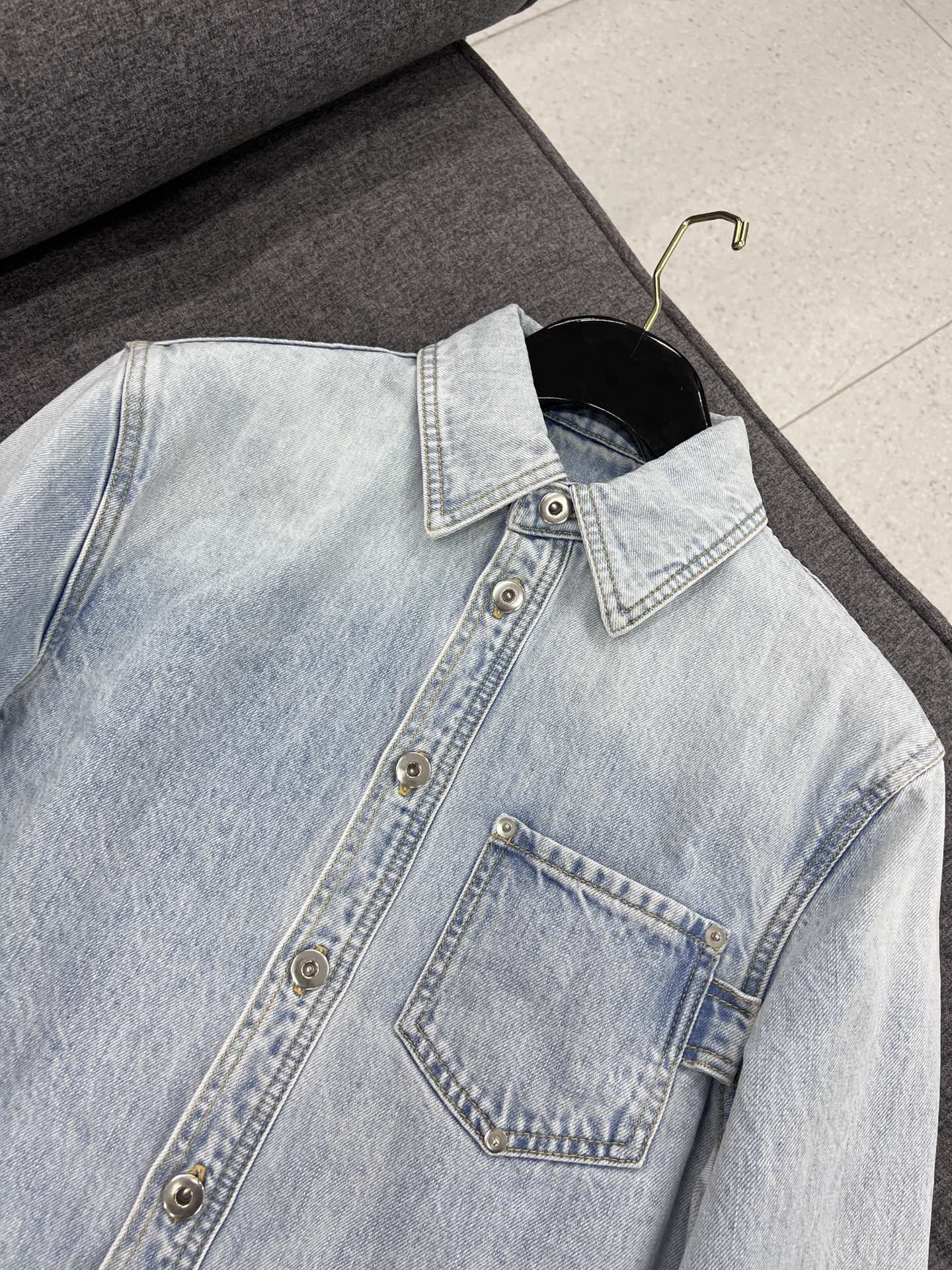 대리석 / 보테가베네타 라이트블루 데님 셔츠
