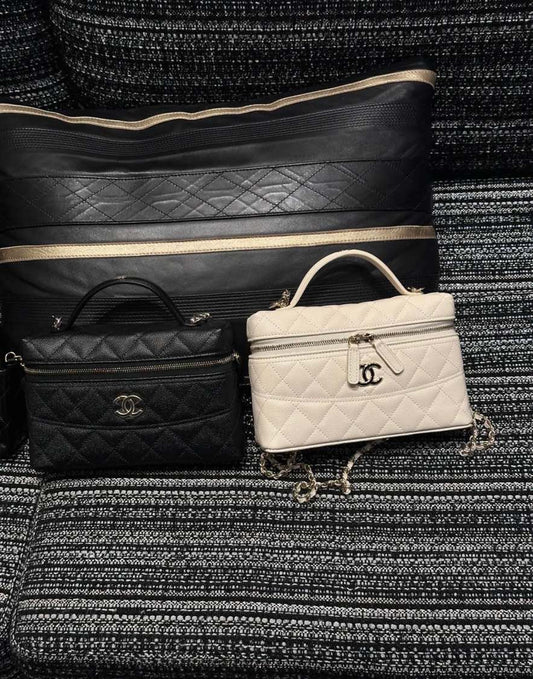 지존 / 샤넬 25C 신상 케이스 디테일도 오리지널 마이크로 캐비어 사이즈: 17x19.5x5cm 화이트