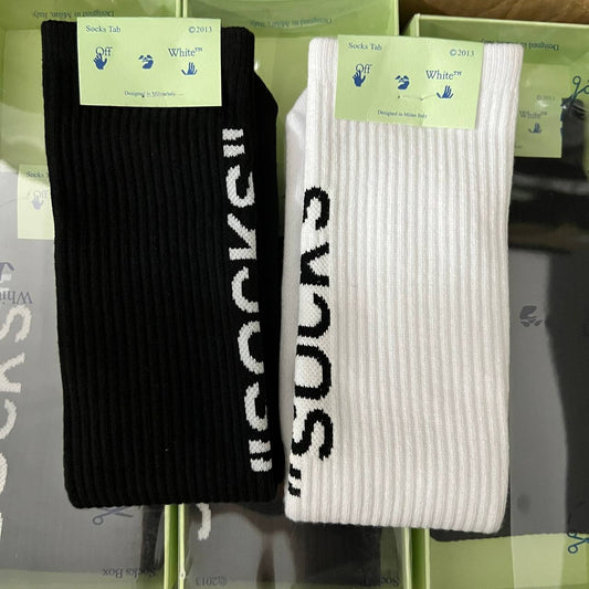CND / OFF WHITE 글씨체 양말