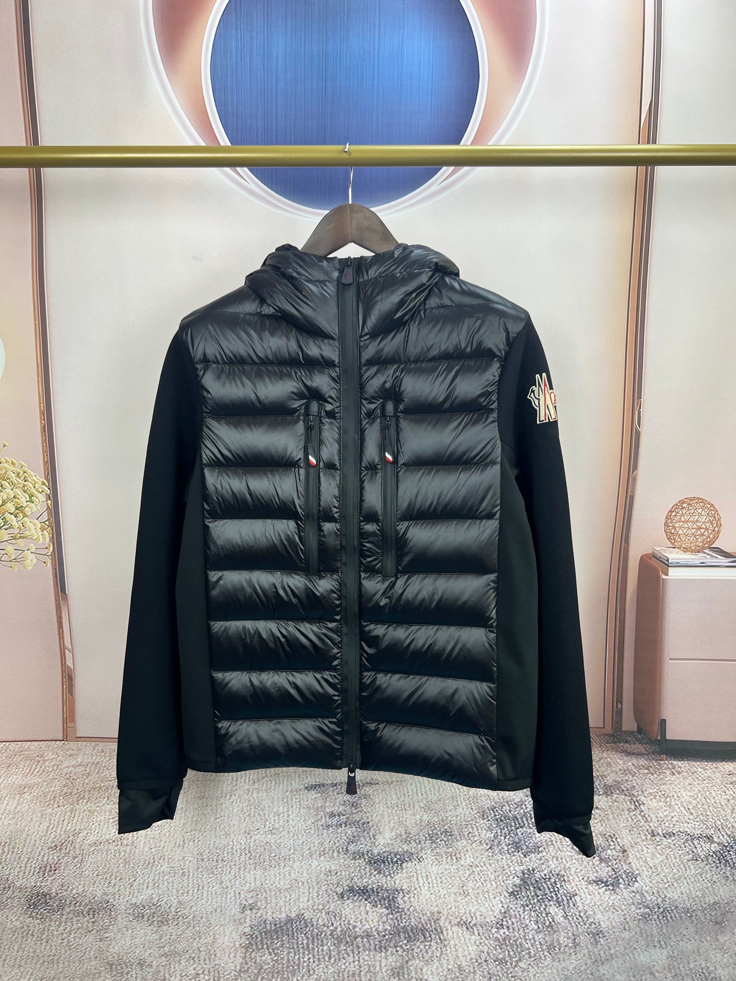 탑몽클  / MC 에이프레스 스키니트 소매 패딩