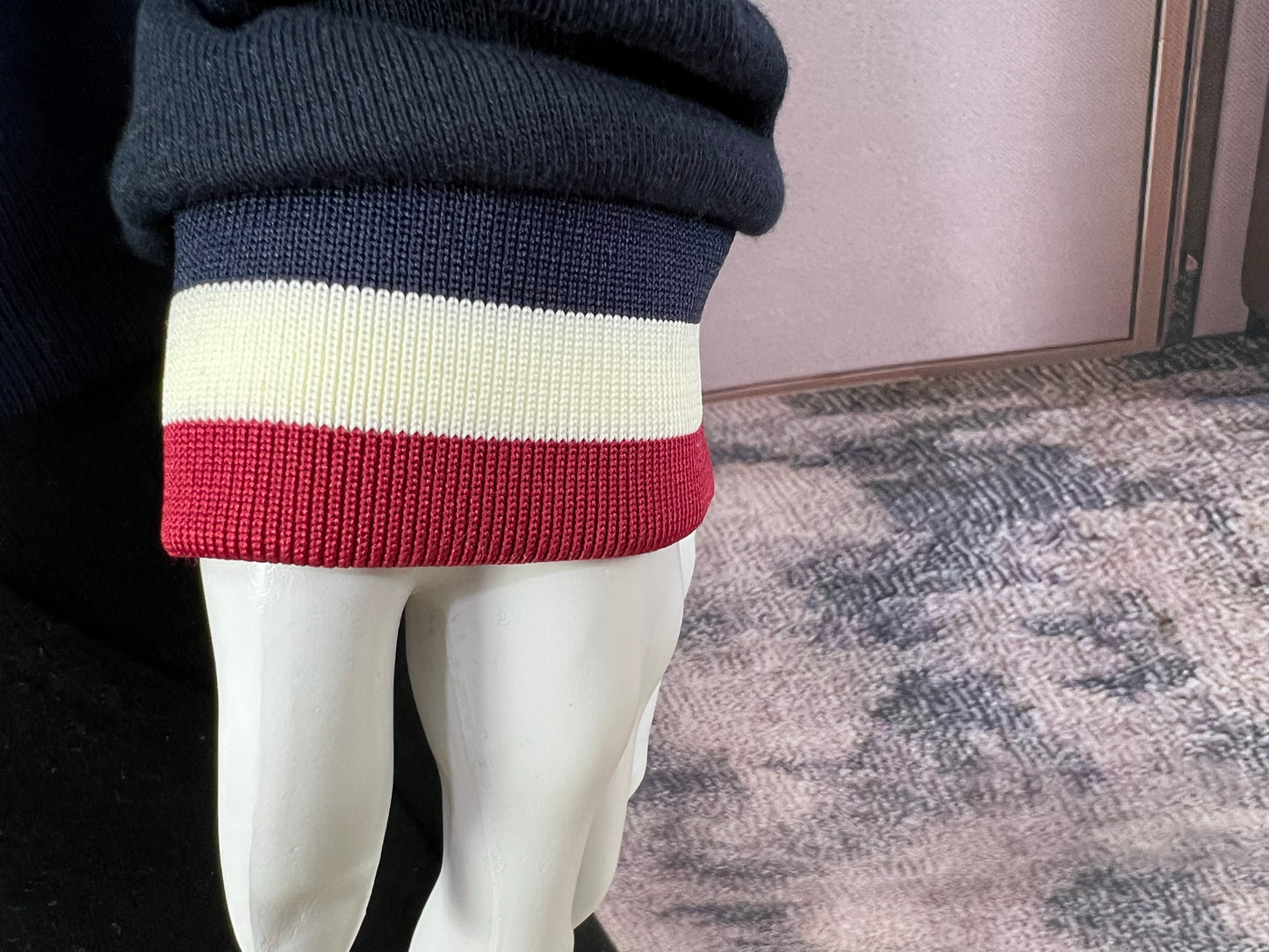 탑몽클 / MC 모자 스트라이프 맨투맨