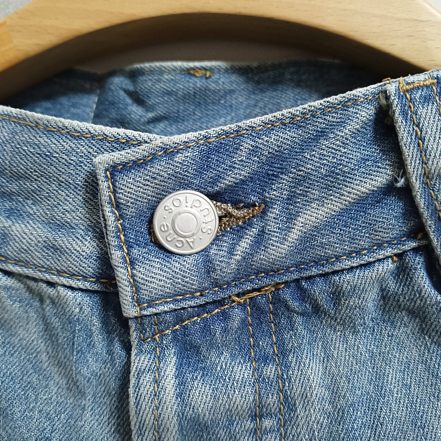 탑아크네 / 아크네스튜디오  오버핏 페인트스타일 데님팬츠