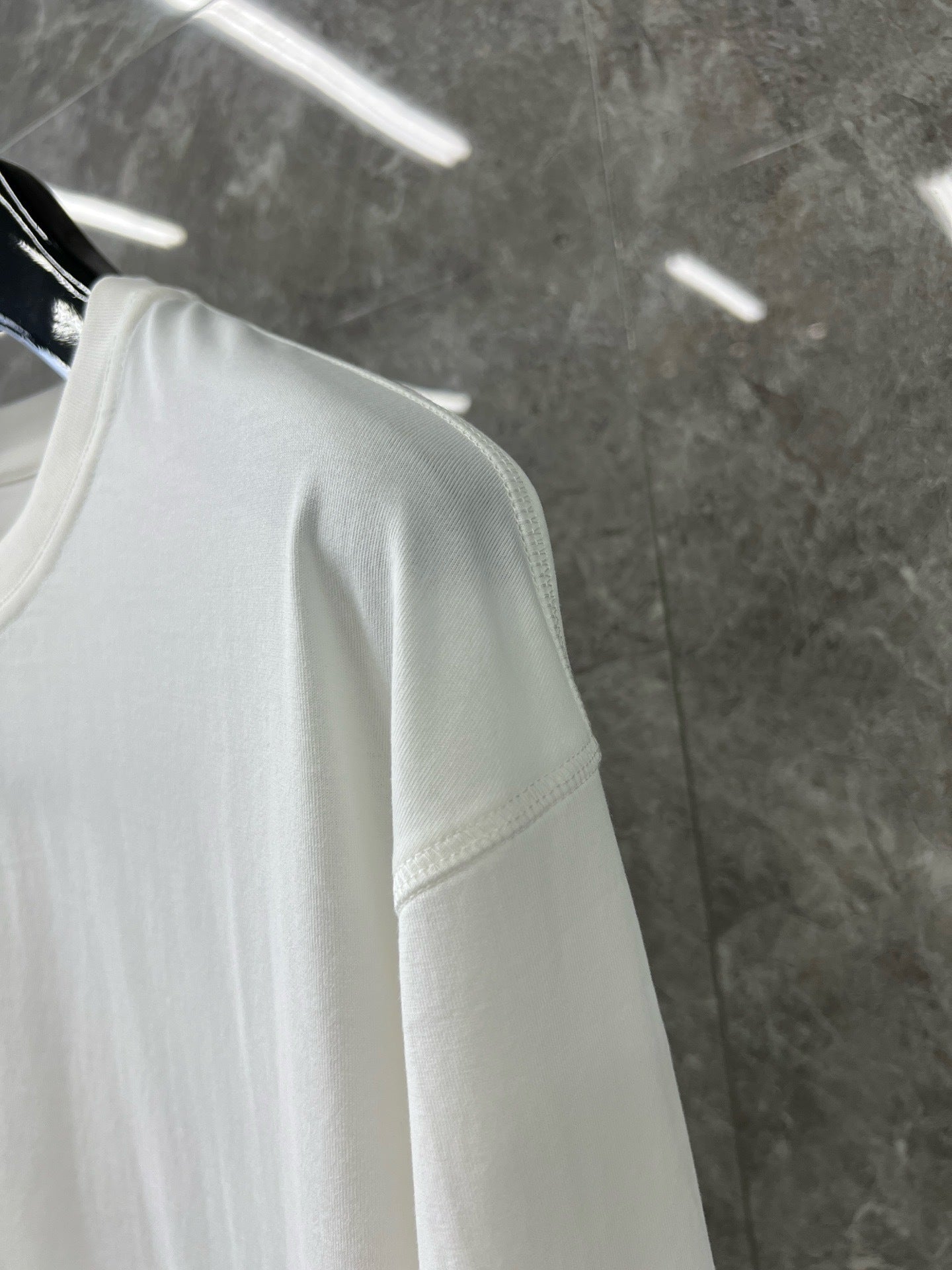 대리석 / 보테가베네타 긴팔 티셔츠