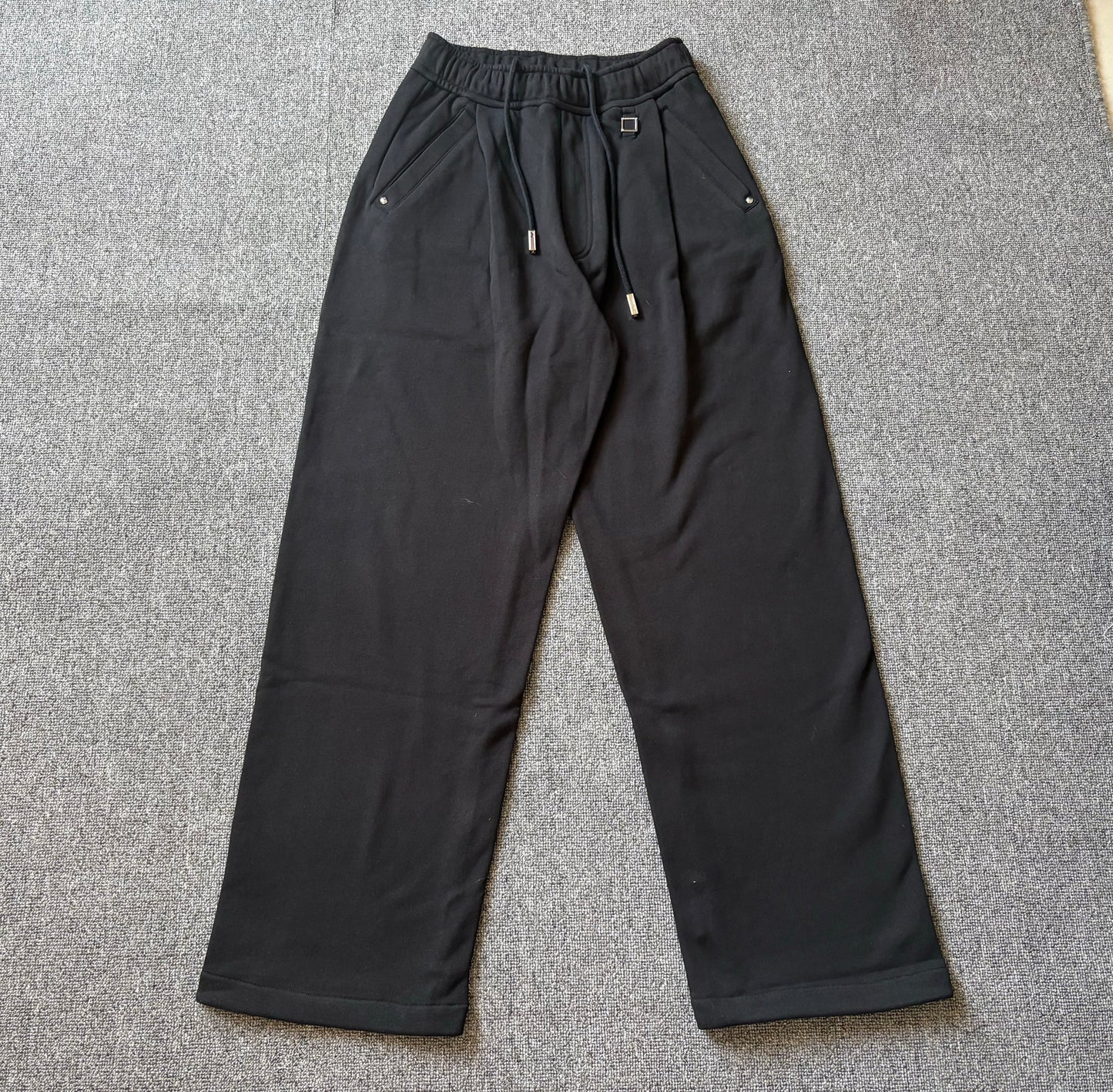 베어 / 우영미 25년 끈와이드팬츠 블랙