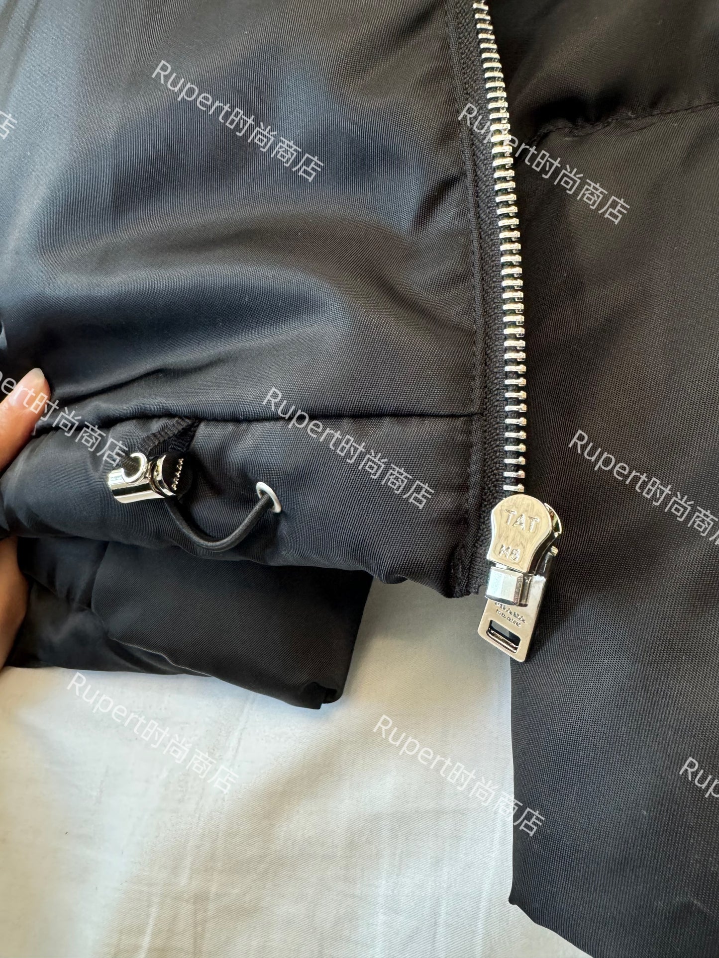 ru / 프라다 리나일론 포켓 다운 남성 패딩