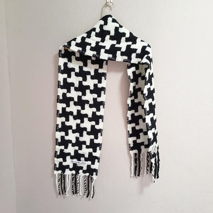 탑아크네 / 아크네스튜디오 하운드투스 태슬 머플러