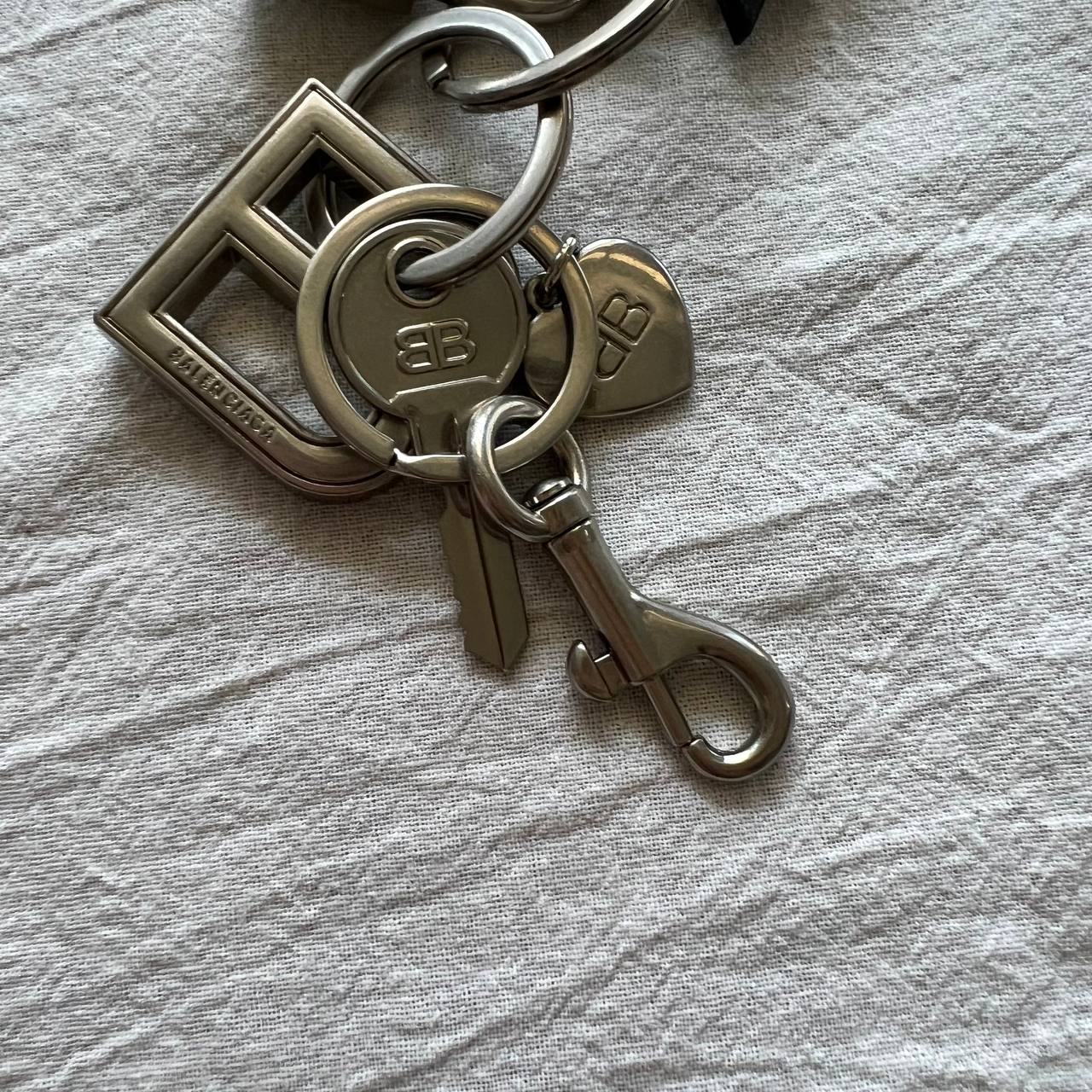 CND / 발렌시아가 키링