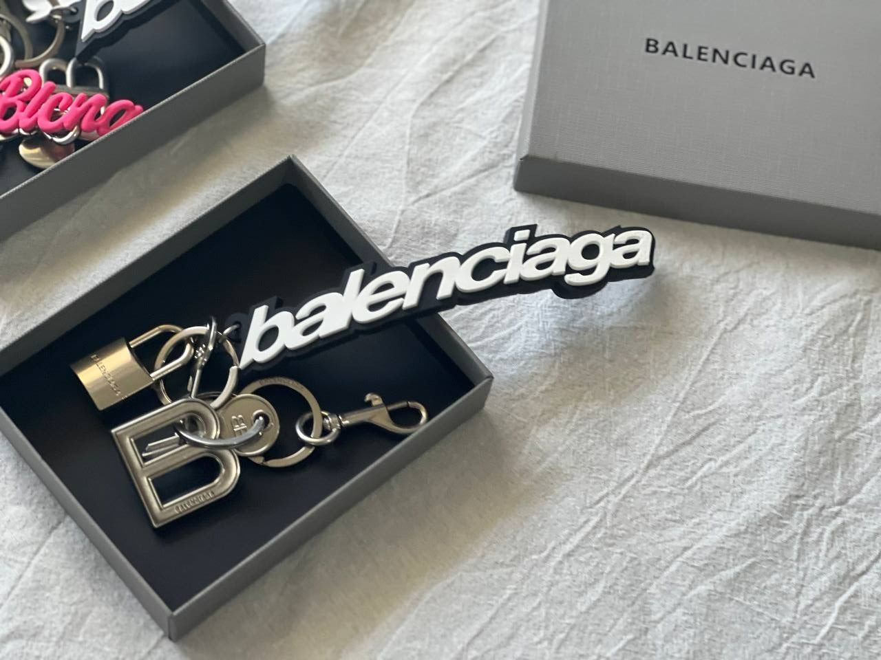 CND / 발렌시아가 키링