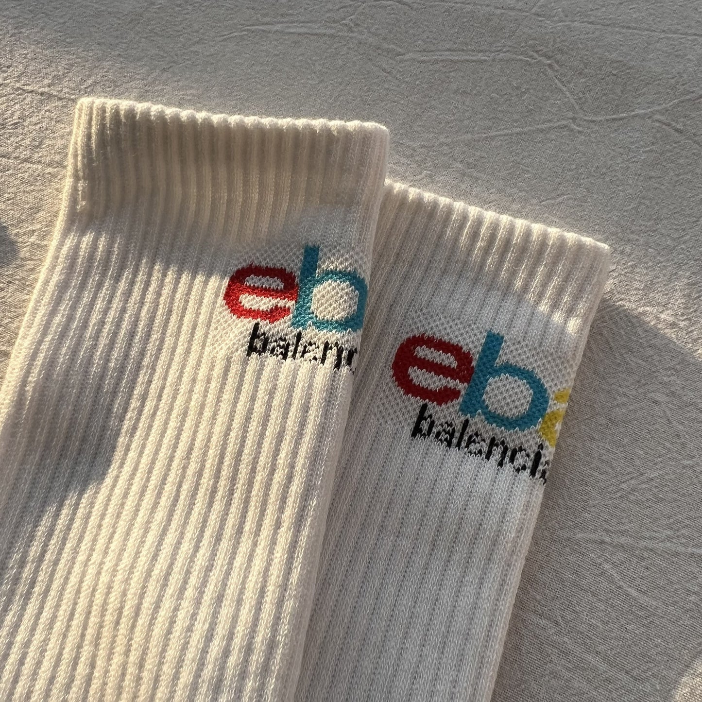 CND / 발렌시아가 양말