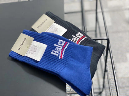 CND /발렌시아가 양말