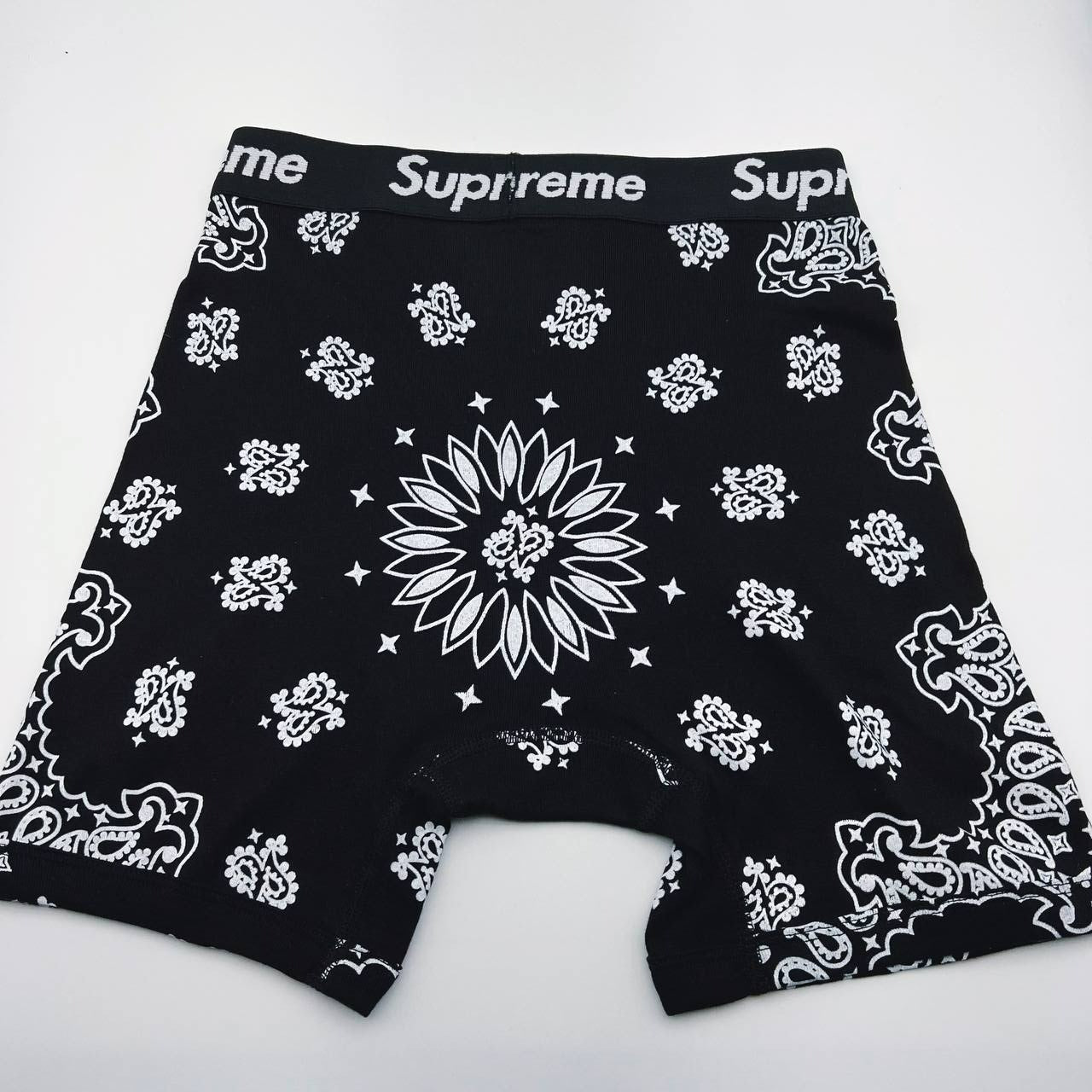 CND /슈프림 속옷