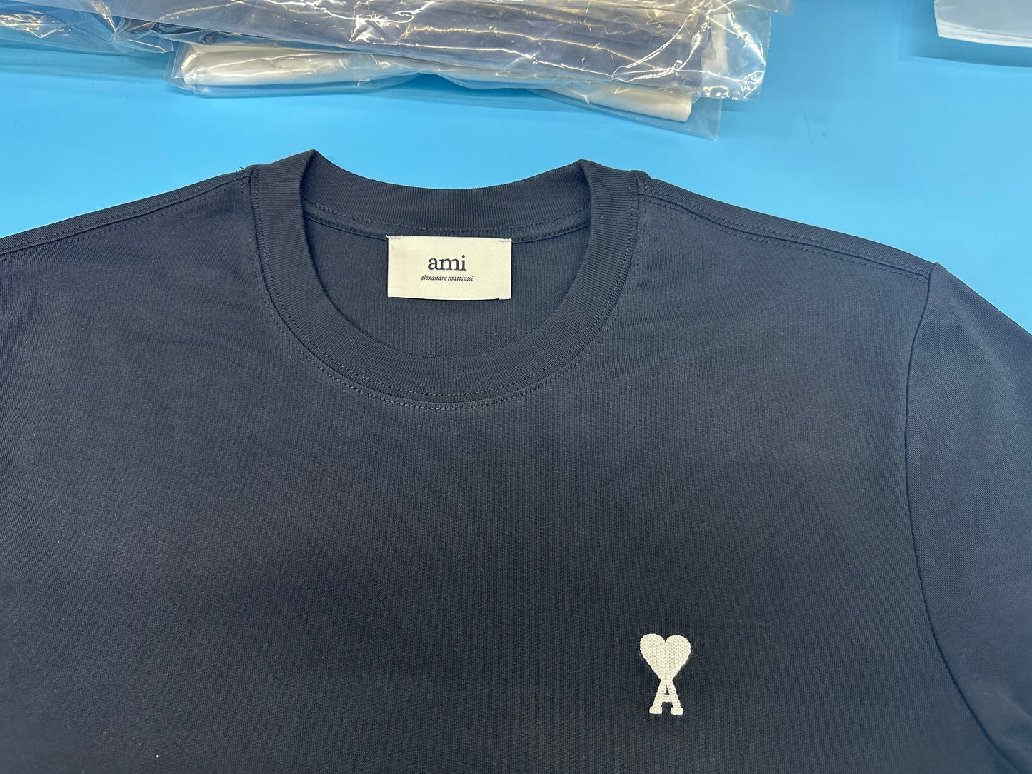 탑아미 / 아미 2025년 신상 화이트 와펜 반팔