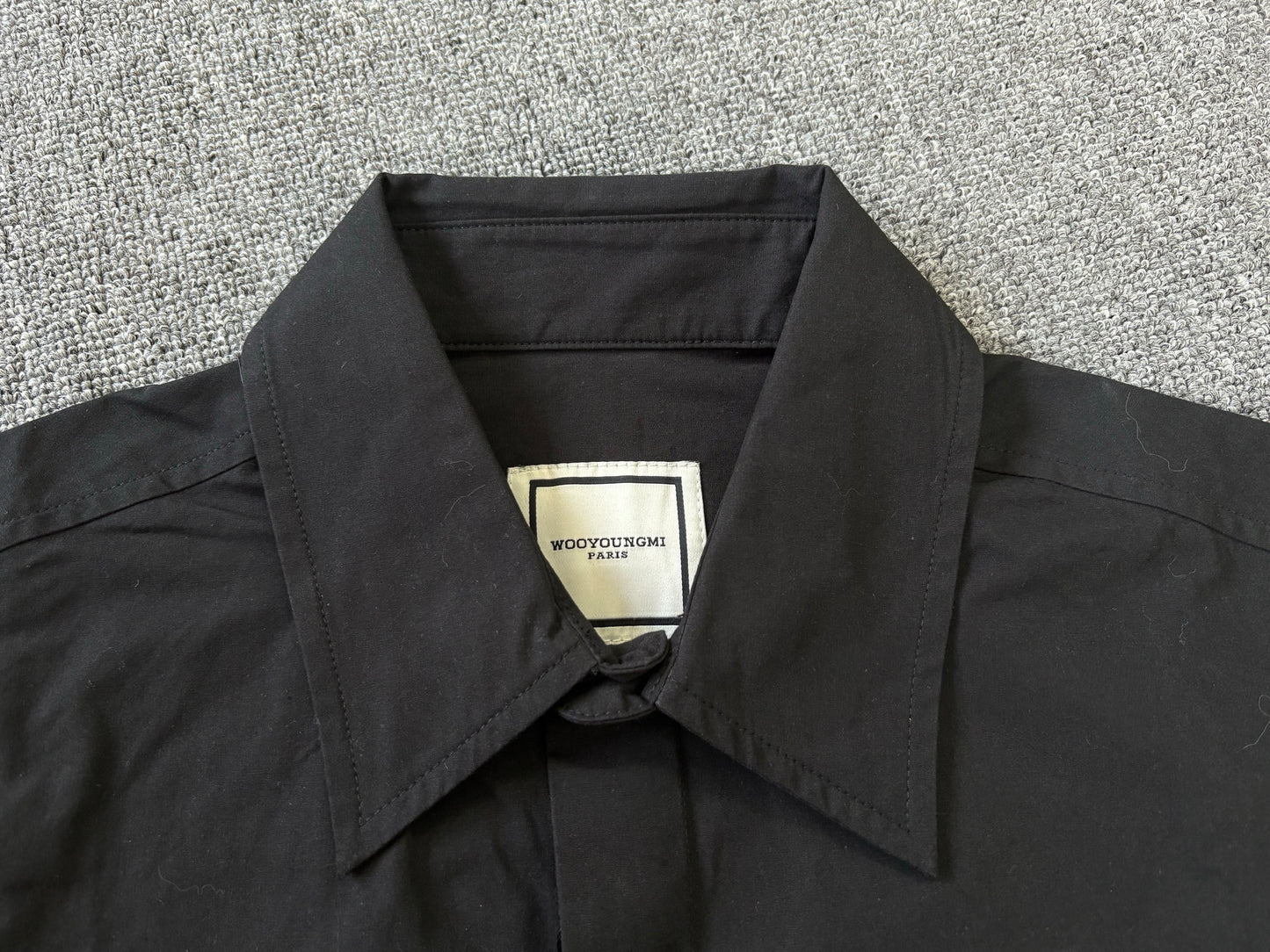 베어 / 우영미 셔츠 , WOO-530125년블랙다크단추심플블라우스